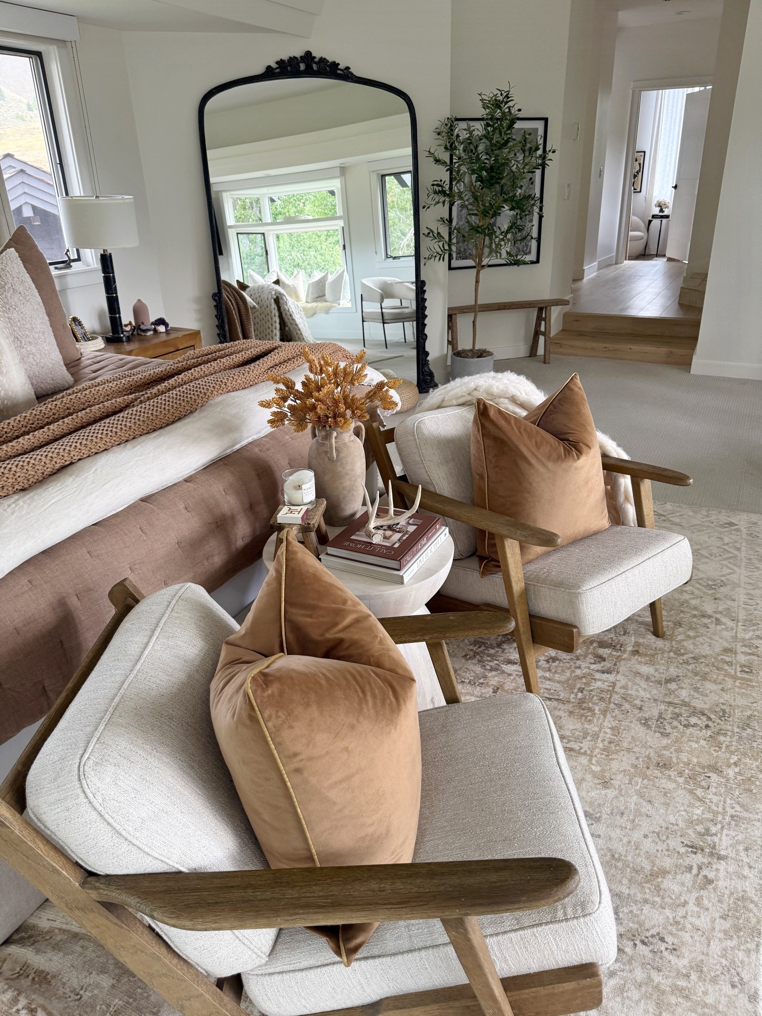 End of bed fall styling 🤎🤎

Home decor
Bedroom
Amazon 
Walmart 
Target 

#LTKHome #LTKFindsUnder100