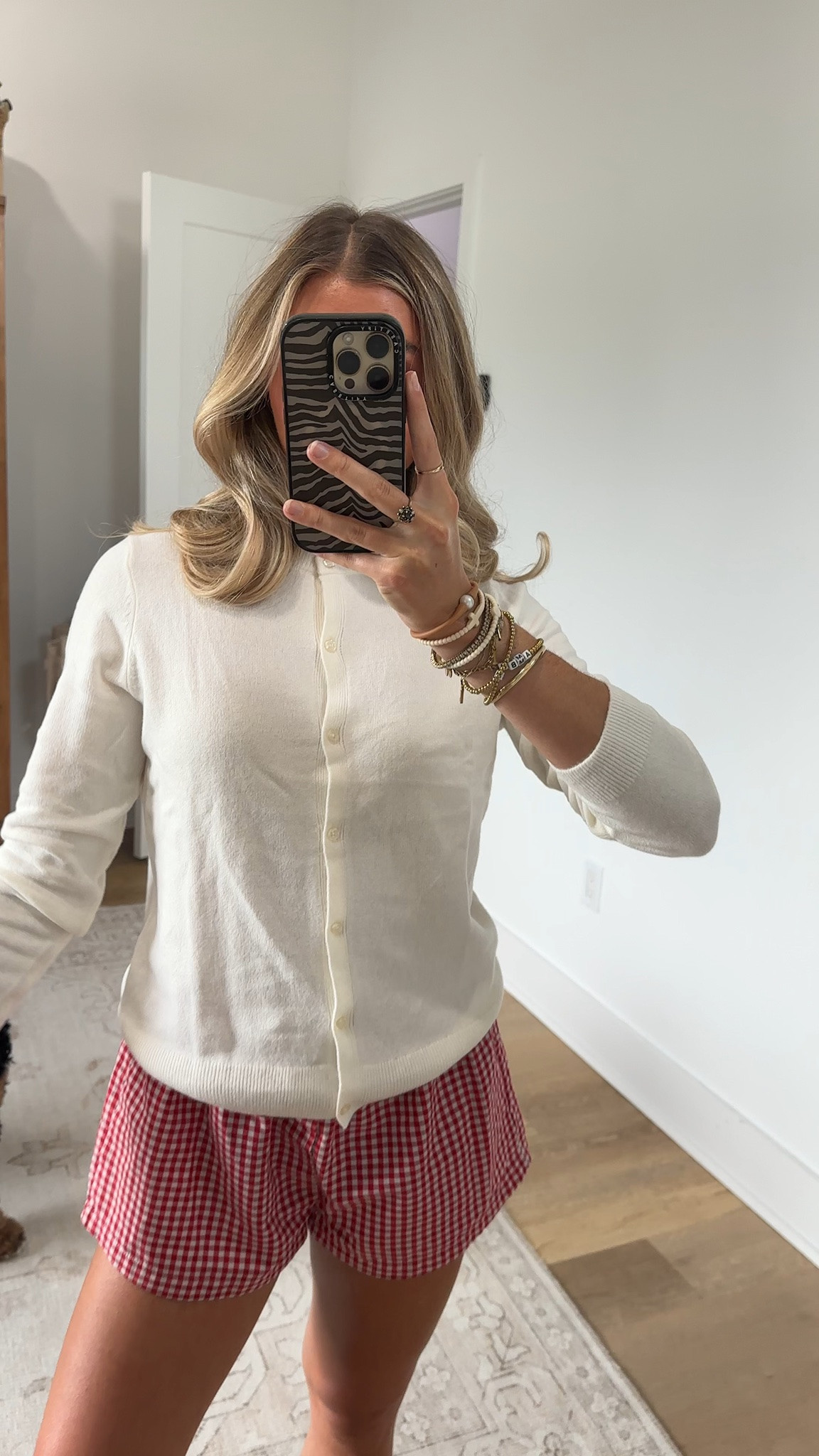 Gap cashsoft cropped cardigan size small. I sized up! Our bestselling fabric that feels cashmere-soft. Crafted in a midweight plush yarn. Refined with a special brushed technique. It's everyday luxury.

#LTKootd #LTKSaleAlert #LTKWorkwear