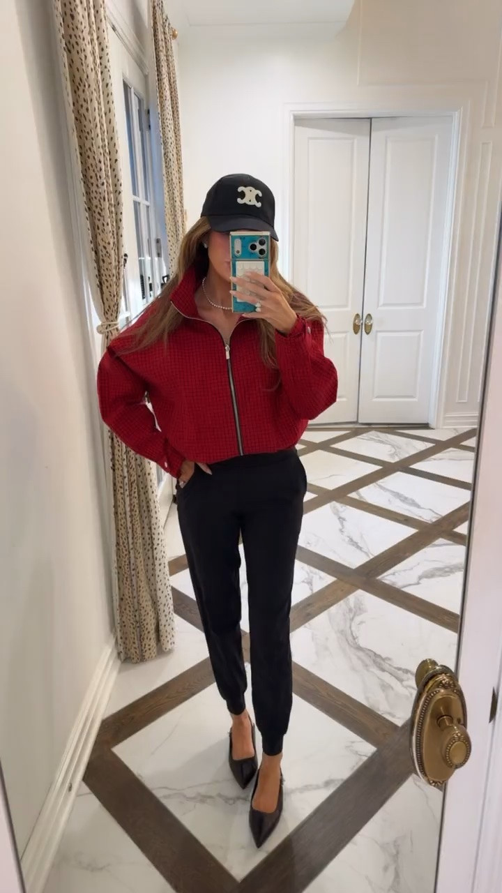 I’m wearing an XS in the jacket and a US 4 in my joggers! My shoes are Hermes but they are $$$$ so I found exact lookalikes! ❣️

Zara fashion, Zara finds, Fall fashion hauls, Casual fall outfits, Fall jackets, Fall outfits women, Gemme Beauty, Emily Gemma
