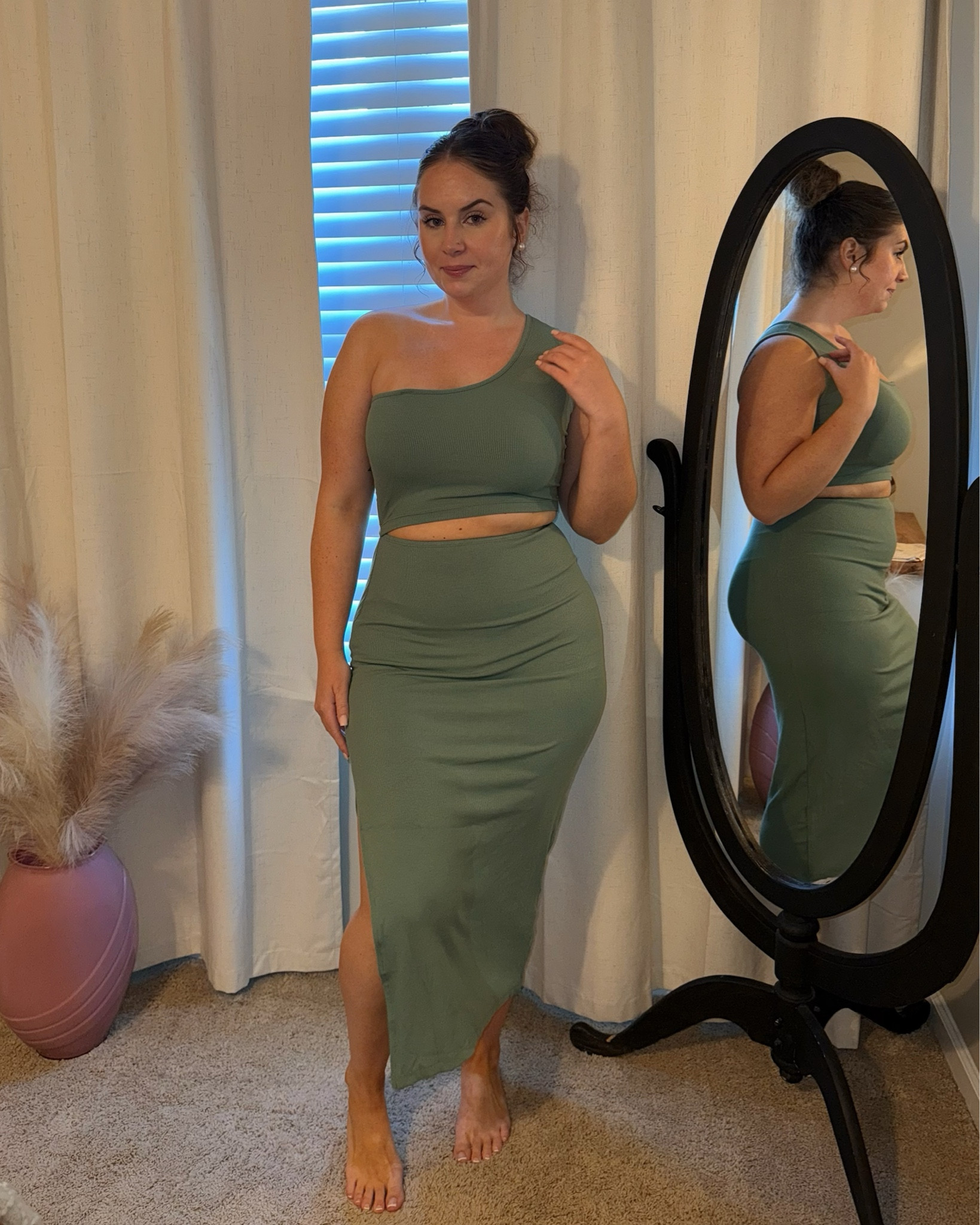 love the cut out on this dress! 

#LTKSeasonal #LTKMidsize