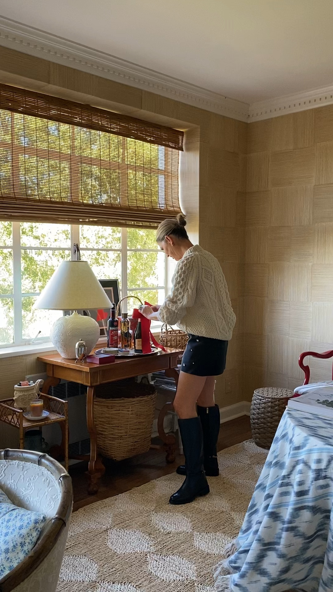 Hello, boot season! ❤️ We’re pairing these @vincecamuto riding boots with everything from mini skirts to leggings. #ad #vincecamutopartner 