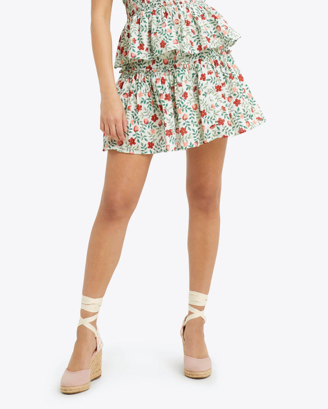 Pull on Mini Skirt in Strawberry Field | Draper James (US)