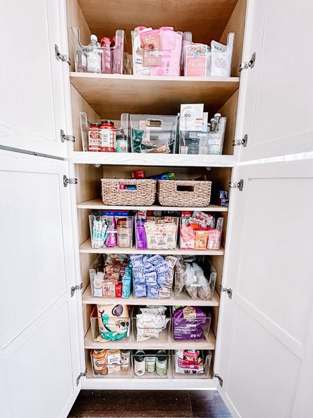 Previous MollyB client Maintenance Session! Sometimes when life gets a little crazy, our clients just need a quick maintenance check to make their spaces 100% MollyB-ified 🤩
.
.
@mdesign
@amazon
@target
.
.
.
#Pantry #PantryOrganization #PantryStorage #StorageSolutions #OrganizationGoals #GetOrganized #PantryStyle #MdesignHomeDecor #AmazonNeeds #Regroup #Refresh #Maintenance #MollyBMagic #HumpDay #IGCarousel #IGDaily #ProfressionalHomeOrganizer #HomeOrganization #StorageIdeas