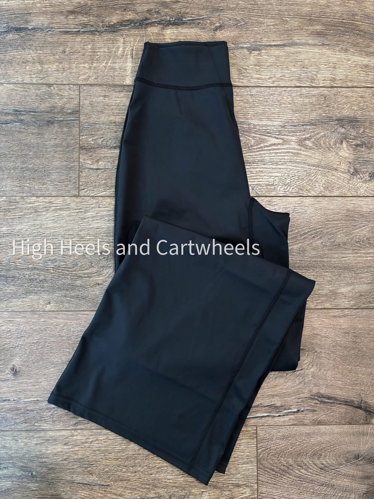 These straight leg active bottoms are fabulous AND they come in long and short!! I'm 5'9, 160 and went with large long and love the fit. Very comfy.

#LTKFindsUnder50 #LTKActive