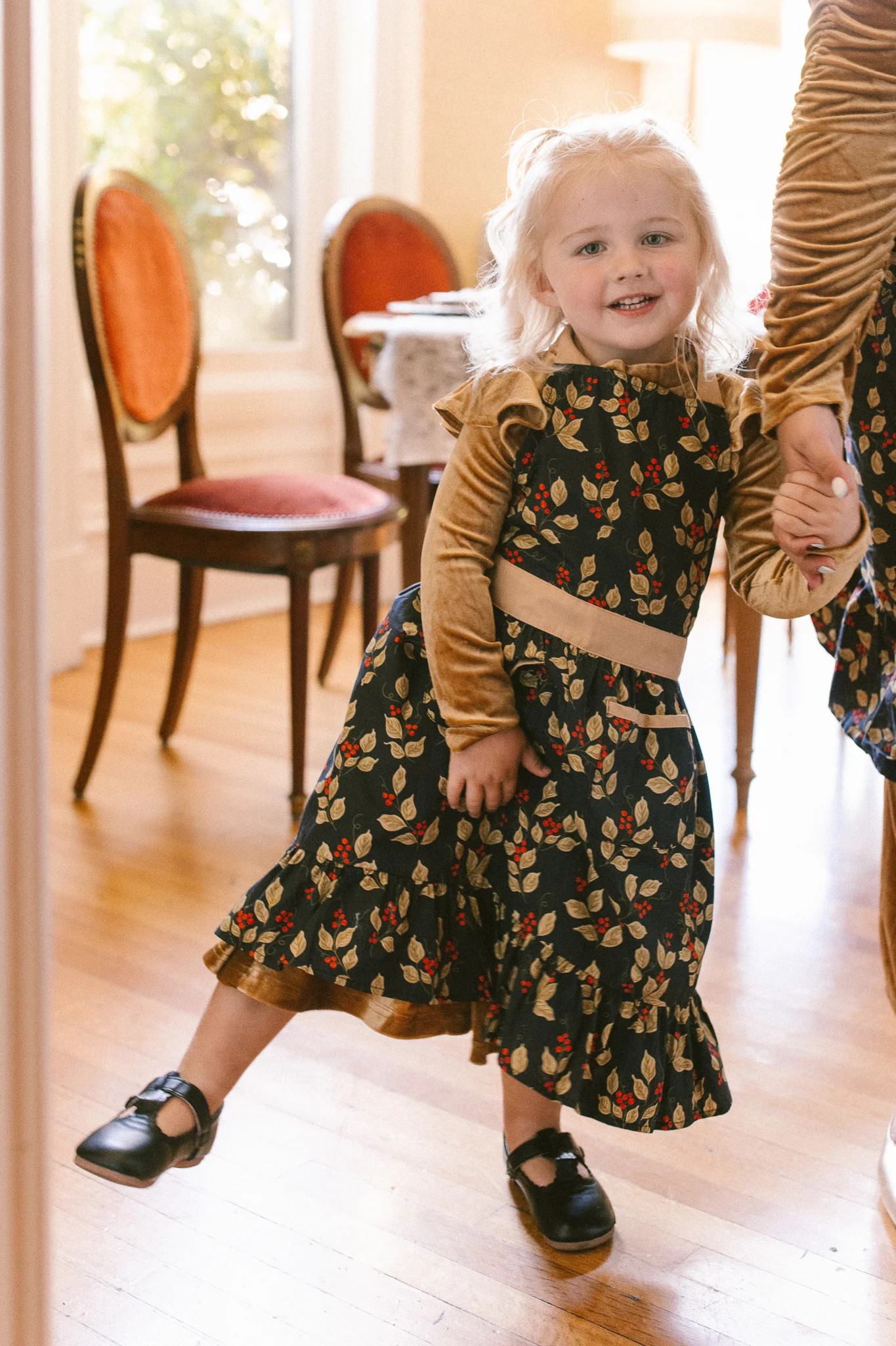 Mini Ivy Apron in Sophia Holly Berry Cotton - FINAL SALE | Ivy City Co