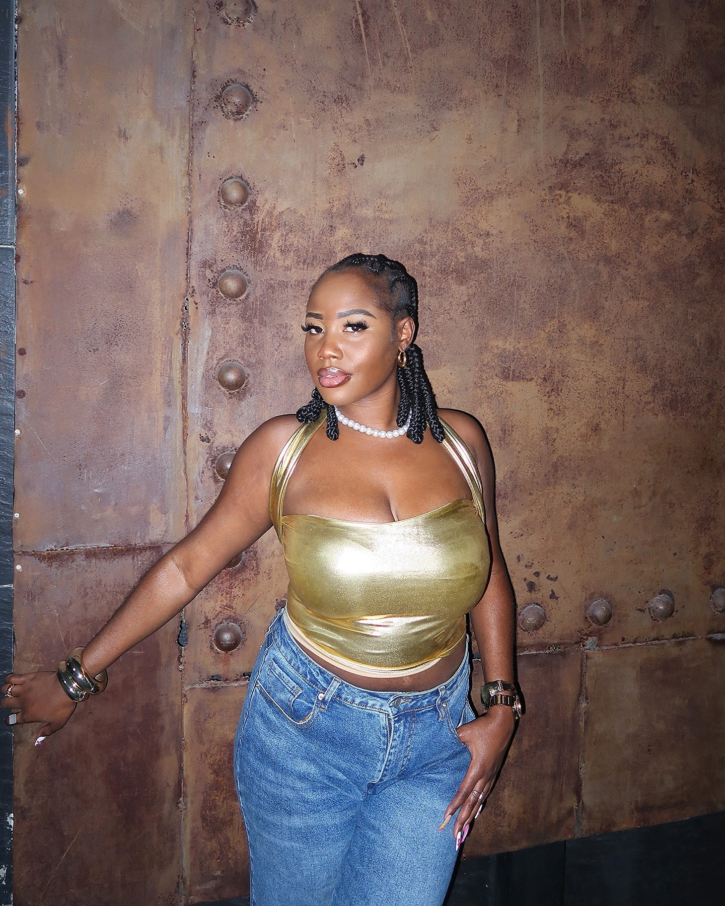 sheis 💛✨🧨 #stylebyemmanuela 

outfit deets ⬇️
top: @embistudios 
earrings & rings: @ellaelement.shop 
jeans: @fashionnova 
shoes: @zara 
braids: @feranmibraids 
bangles: @amazonfashion @amazoninfluencerprogram 
lashes: @lashedbyojurire 

the suya sushi and duck bao bun from @shirolagos still has me in a chokehold. i need that right now 😫🔥😍
.
.
.
#torontoblogger #torontofashionblogger  #blackcontentcreators #embistudios #novababe #fashionnova #whattodoinlagos #blackgirlmagic #lagosisland #shirolagos #lagosrestaurants