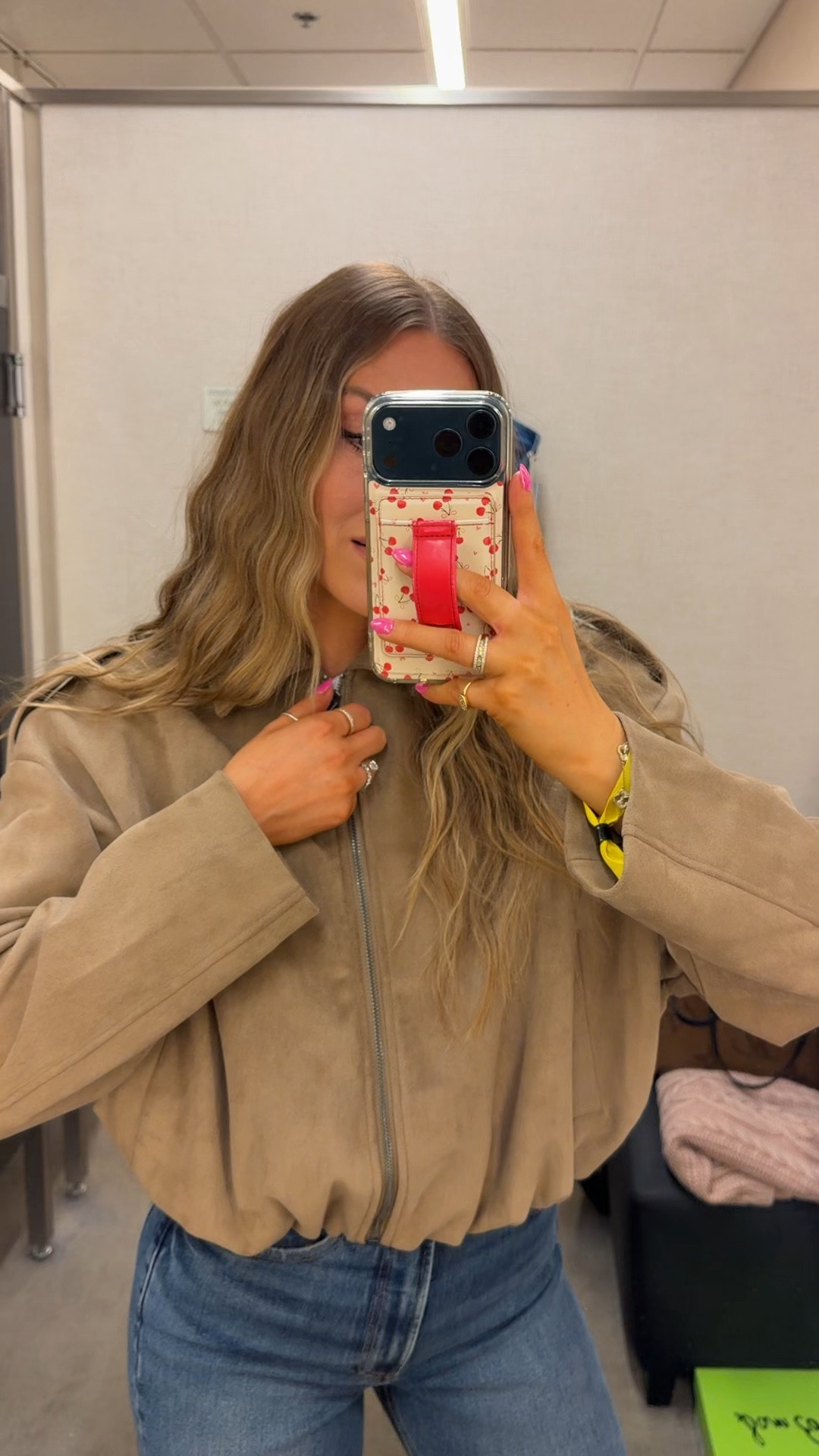 Obsessed with this suede bubble hem jacket! I sized down to an XS