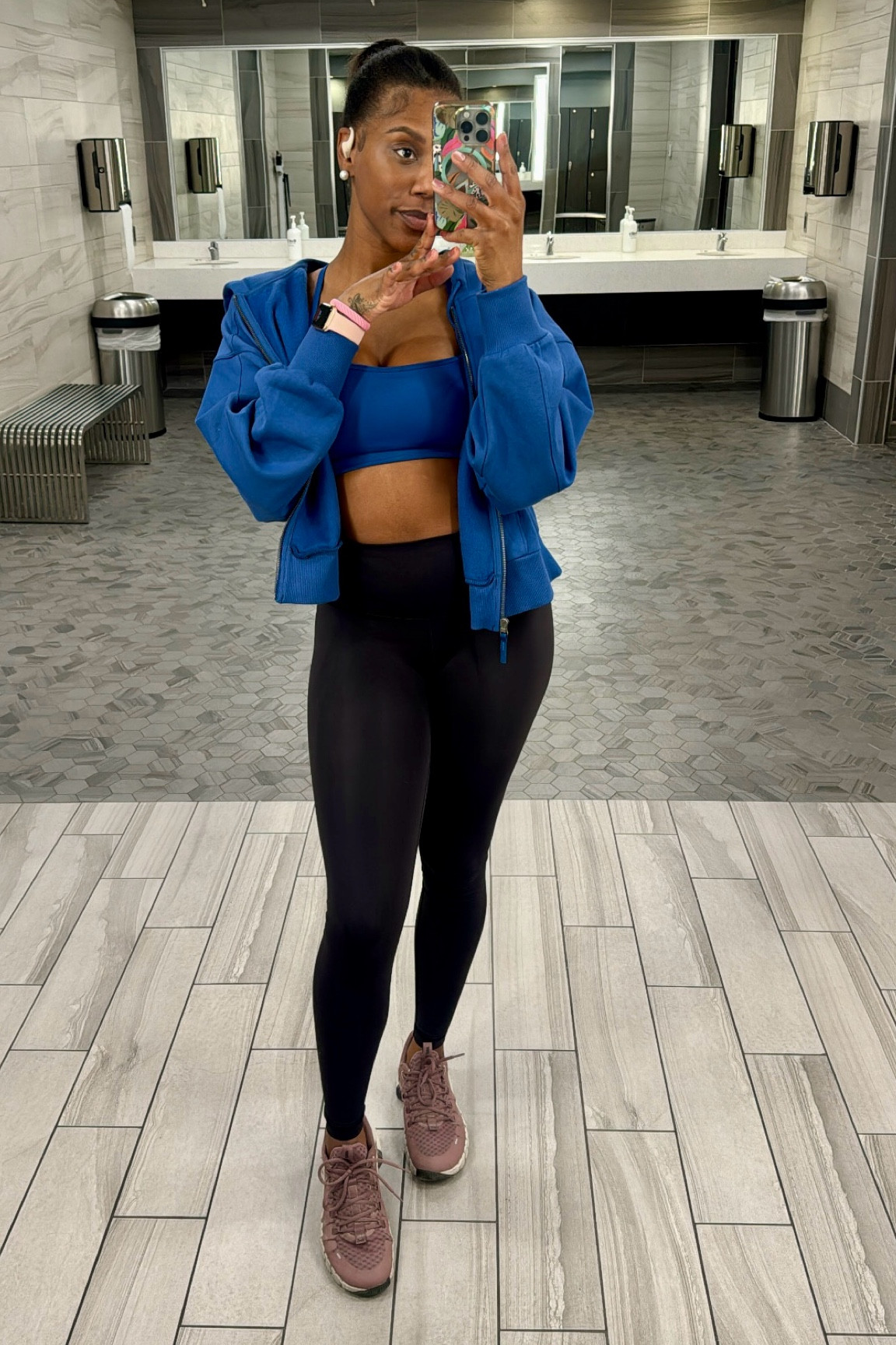 Work Outfit

New Year+New Goals=New Workout clothes. 
Target JoyLab has a few staples and dupes you should definitely add to your fitness wardrobe. FYI it’s a sale so hurry up and buy it before it’s too late.

#LTKFitness #LTKStyleTip #LTKActive