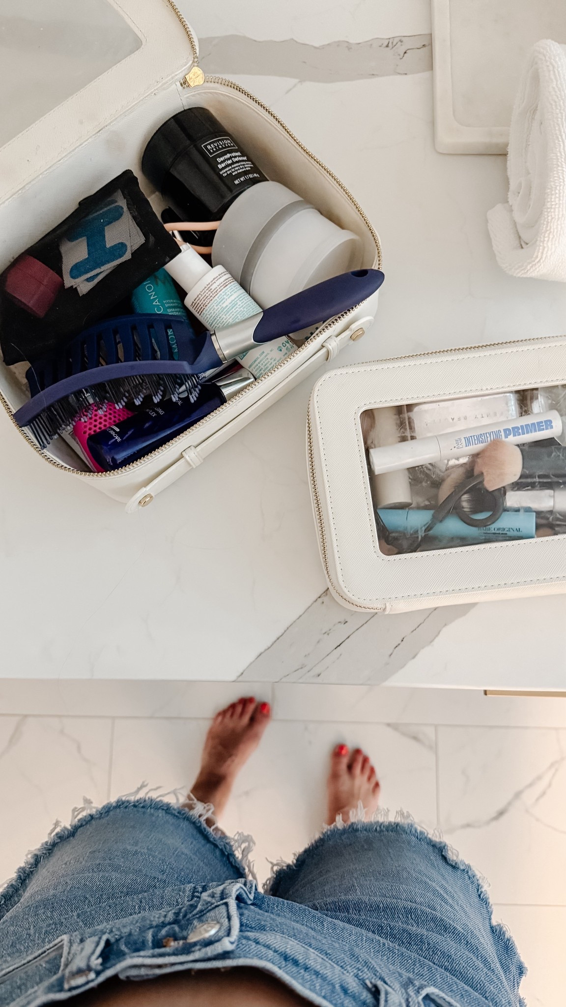 These cases are perfect for traveling! I love the see through window and white color! They have other fun colors too! 

#makeupcase #makeup #accessories #hairandmakeup #beautyiful 

#LTKItBag #LTKStyleTip #LTKGiftGuide