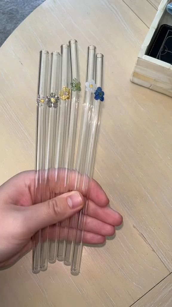 GLASS STRAWS WITH FLOWERS FROM AMAZON

#LTKhome #LTKSeasonal #LTKsalealert