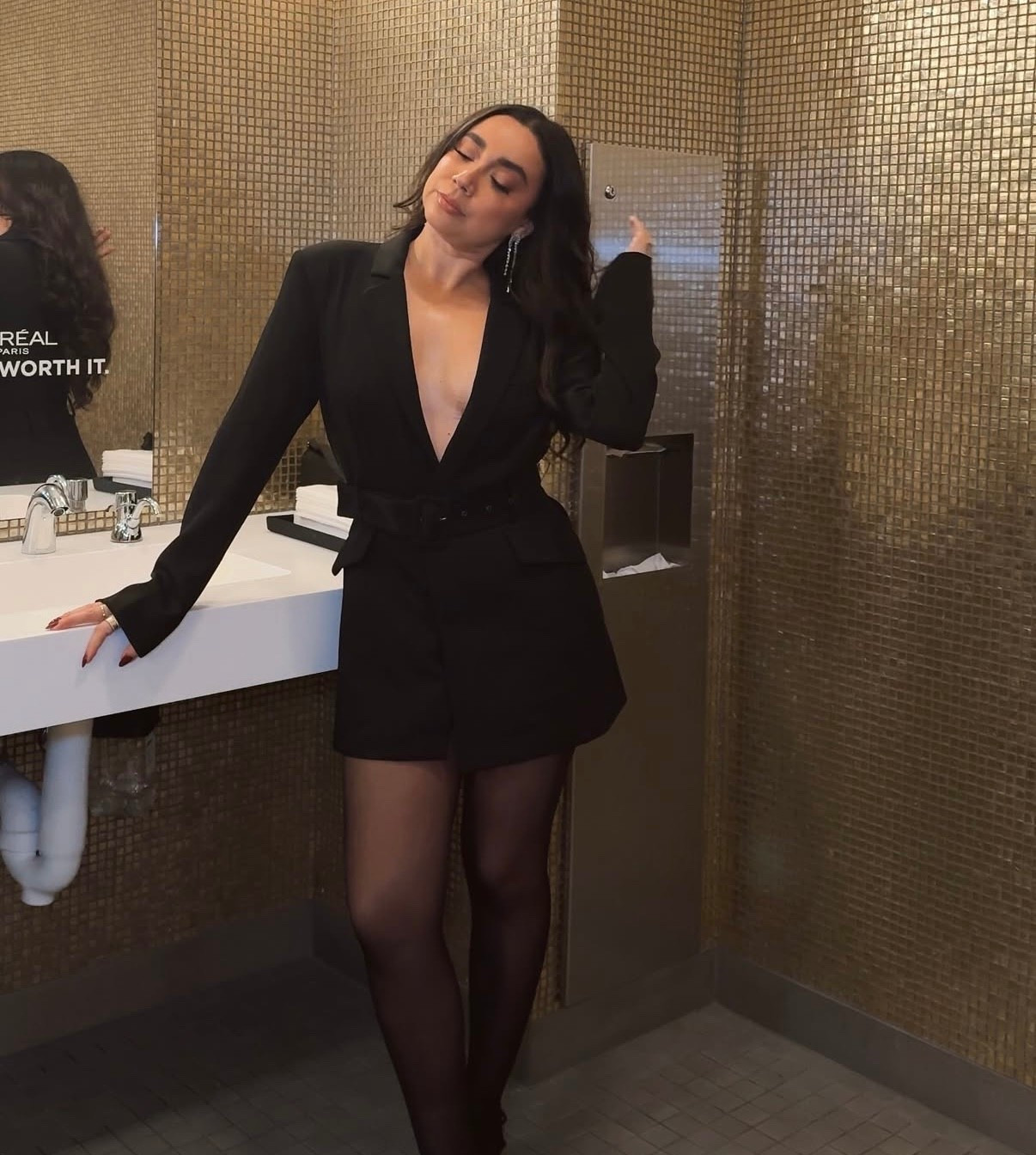 Last night’s look 🤍

#LTKHoliday #LTKgrwm #LTKootd