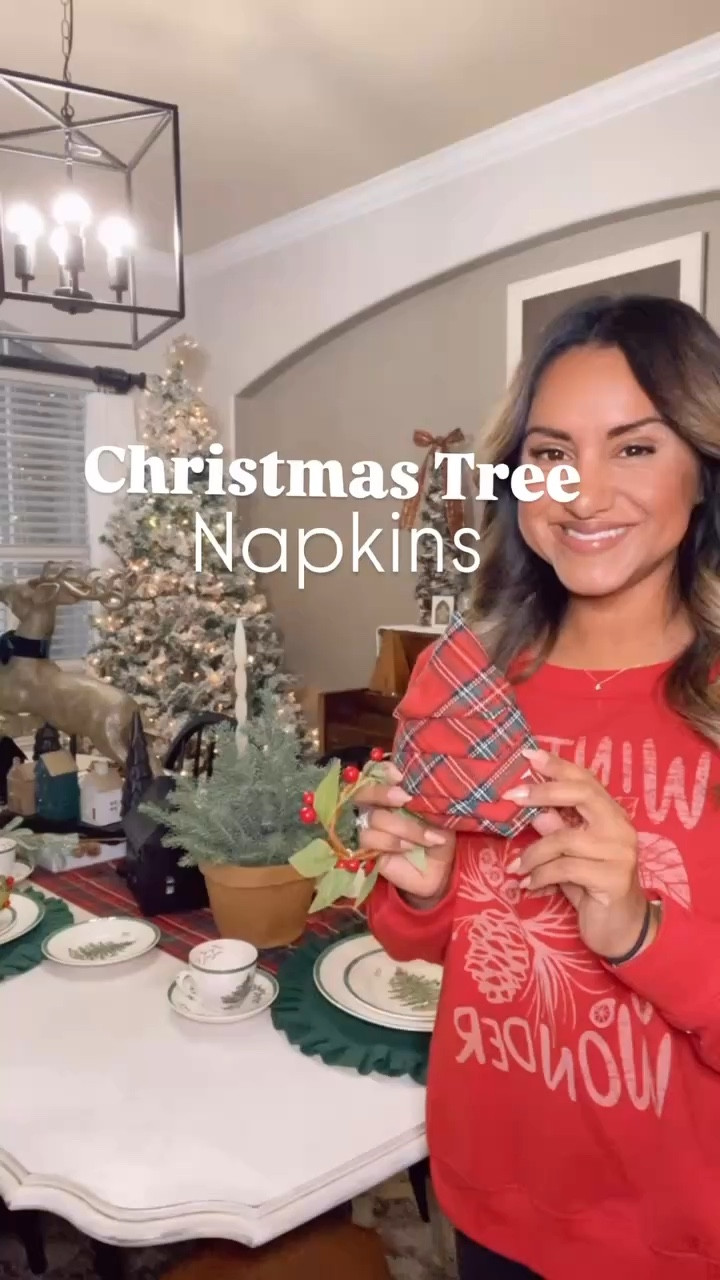 Holiday decor for our dining room! 
#holidaydecor #diningroomdecor #christmasdecor #christmasdiningroom 

#LTKSeasonal #LTKGiftGuide #LTKHoliday