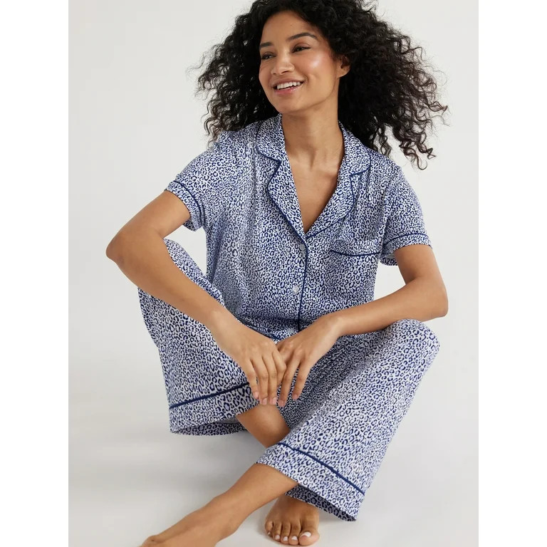 Joyspun Women's Knit Short Sleeve Notch Collar Top and Capri Pajama Set, 2-Piece, Sizes S to 3X | Walmart (US)