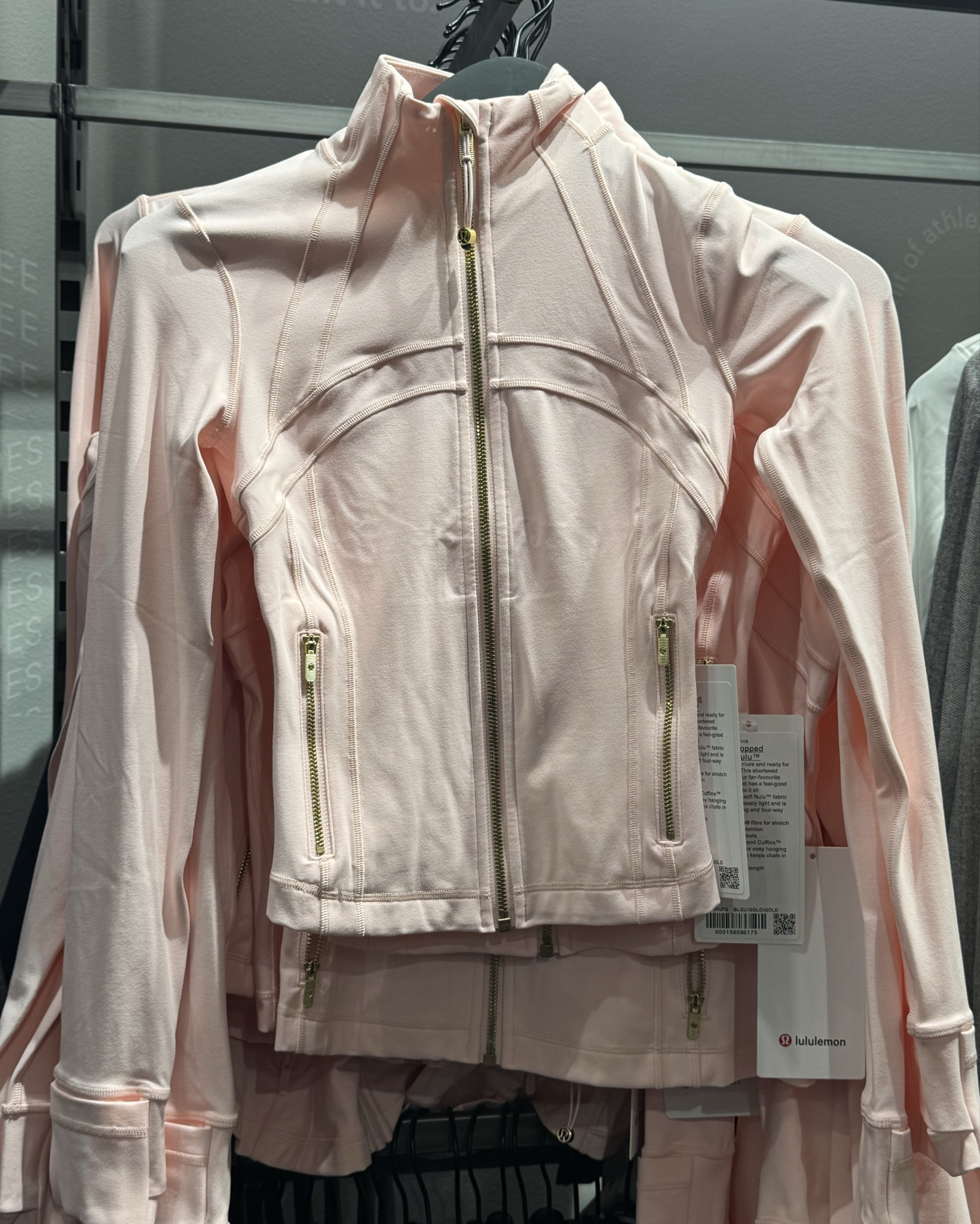 Gift for Her 🎀

Gift for her// Lululemon//  Active Wear// gift for teens // gift guide for her 

#LTKGiftGuide #LTKActive