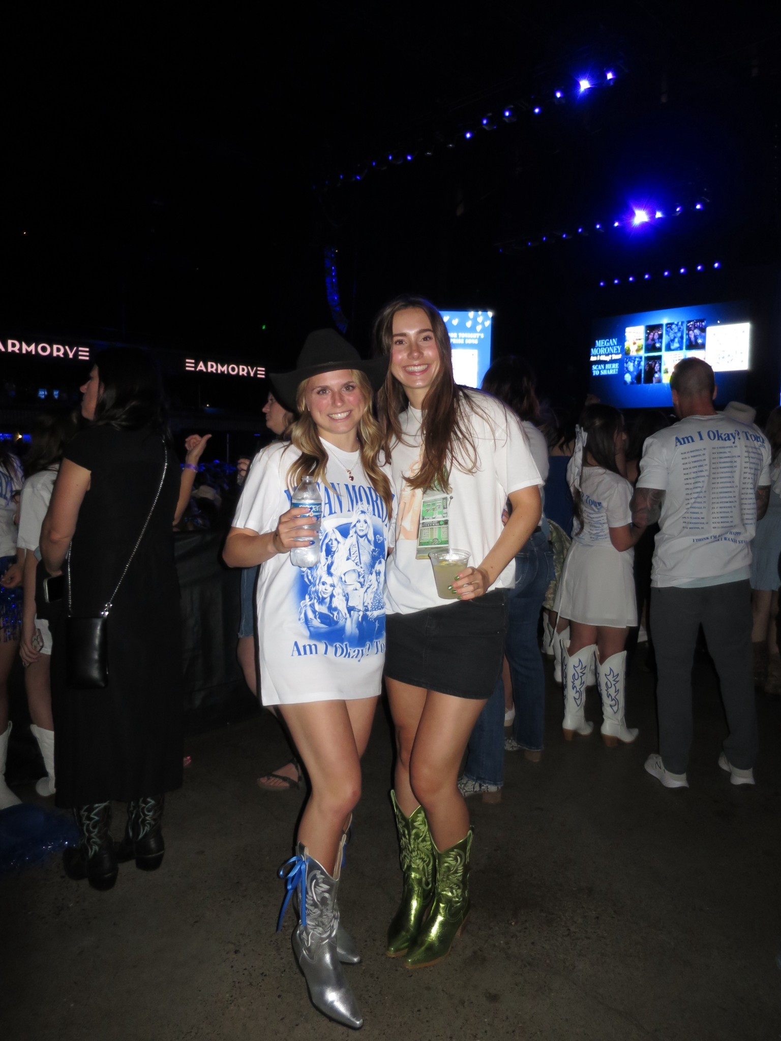 Megan Moroney Concert 💙🎤🪩
Shirt - size up for oversized look (M)
Skirt - true to size, would not recommend getting the each skirt as it road up! (S)
Boots - true to size (8)

#LTKSeasonal #LTKShoeCrush #LTKFindsUnder100