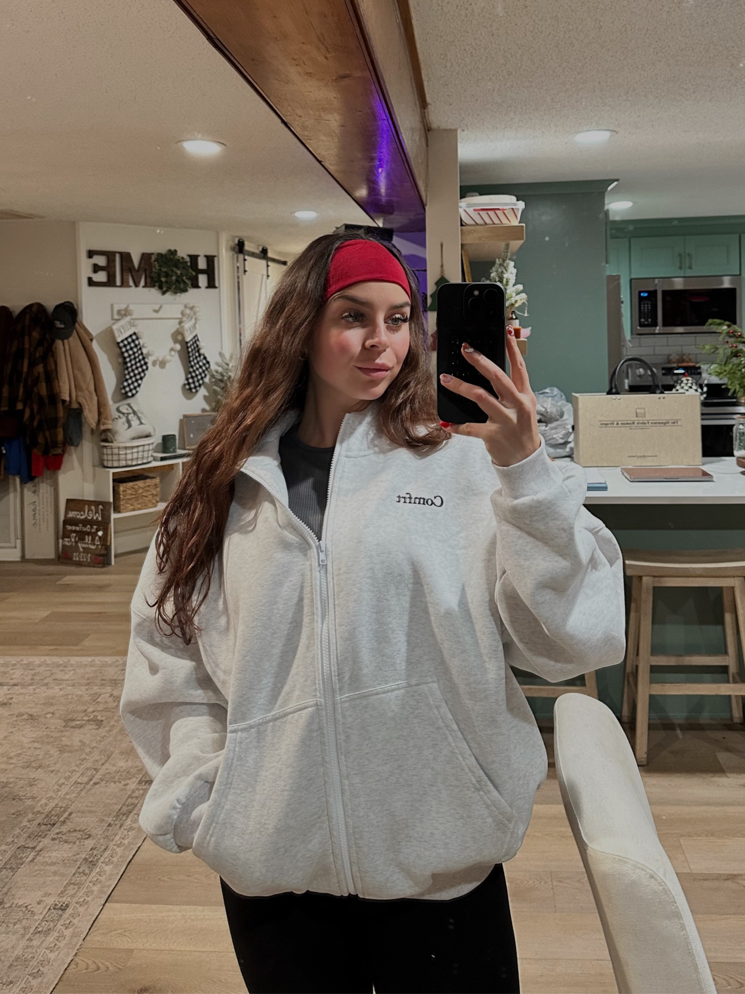 Obsessed with this zip up 😍😍

** I’m 5’7 wearing a medium **
These are meant to be oversized!

#cozystyle 

#LTKStyleTip #LTKFindsUnder100 #LTKSaleAlert