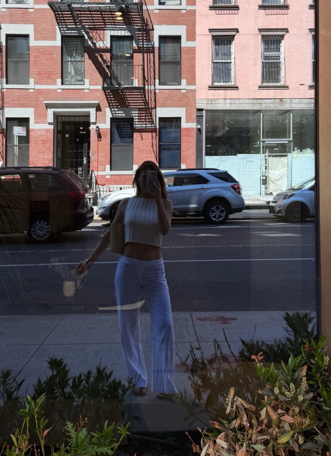 Low rise white linen pants, I’m wearing a size 4
