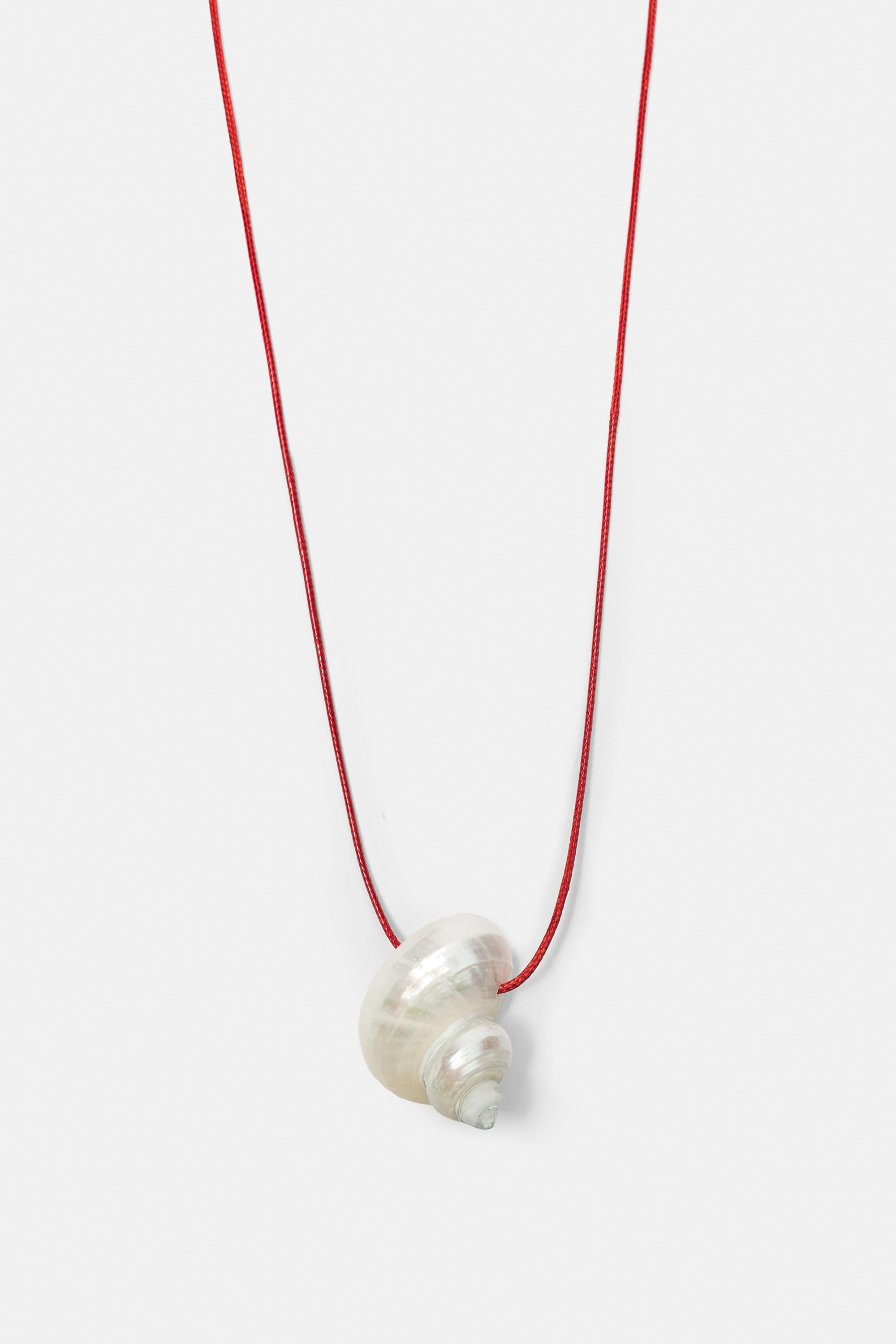 Shell pendant necklace | Pull&Bear United Kingdom | PULL and BEAR UK