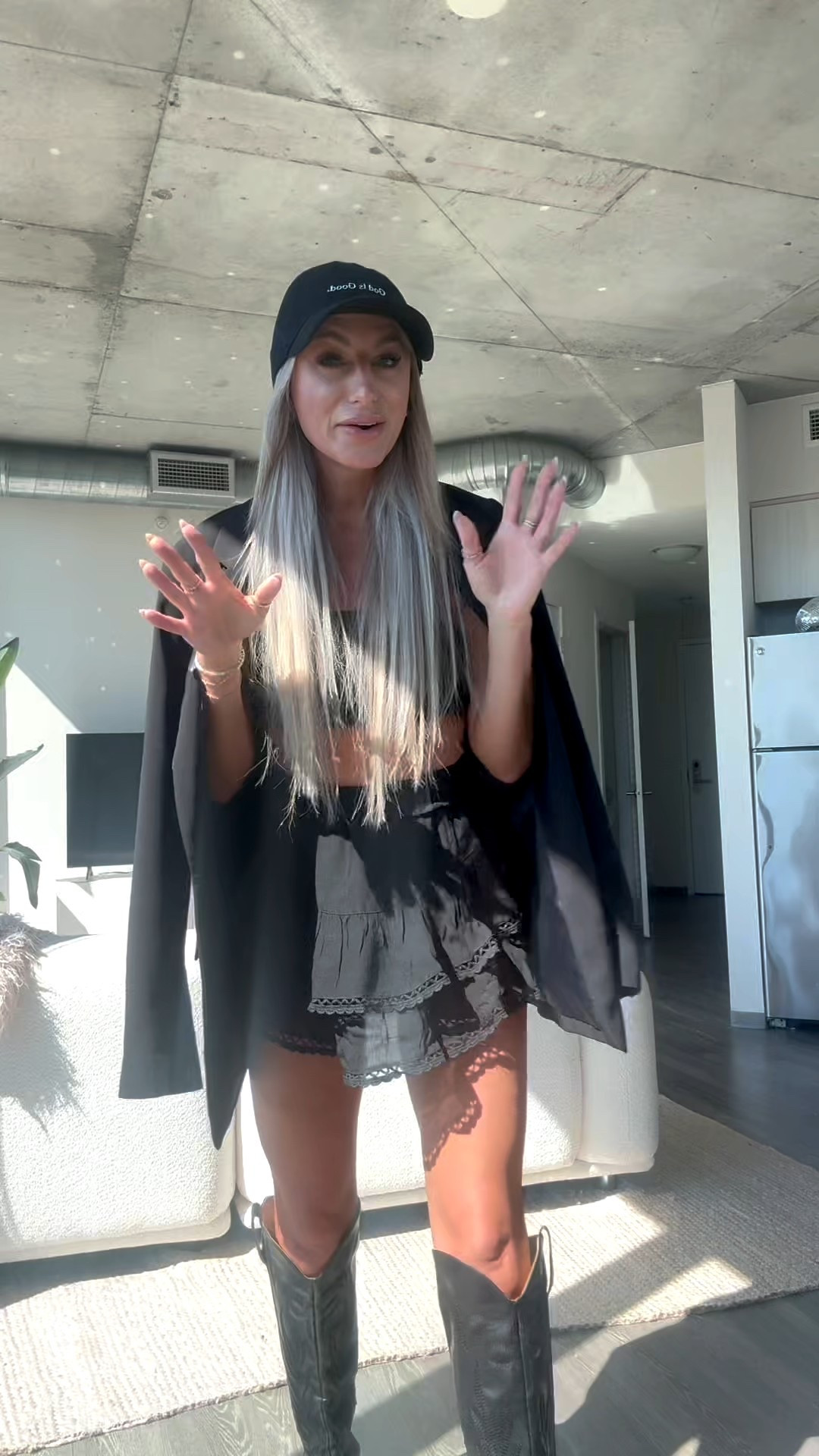 This skirt can be styled so many ways! I love this all black look with a blazer and boots 🖤

Amazon fashion, Amazon finds, boots, cowboy boots, blazer, mini skirt, skirt

#LTKFindsUnder100 #LTKFindsUnder50 #LTKootd