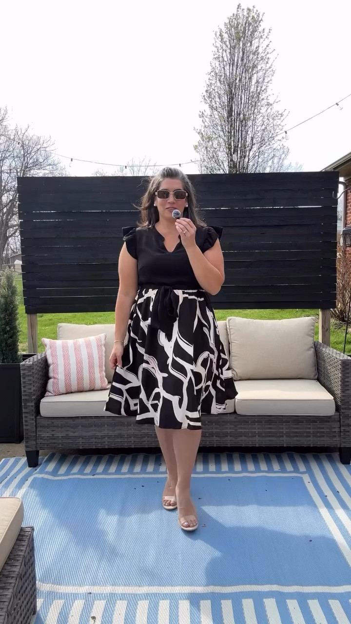 It’s the perfect dress for the office✨ Comfortable, has pockets, looks professional and is affordable. 

Follow @nicholebabinec for more mid to plus size outfit ideas. 

Brand: @bloomchic #bloomchic #plussizedress #midsizestyle