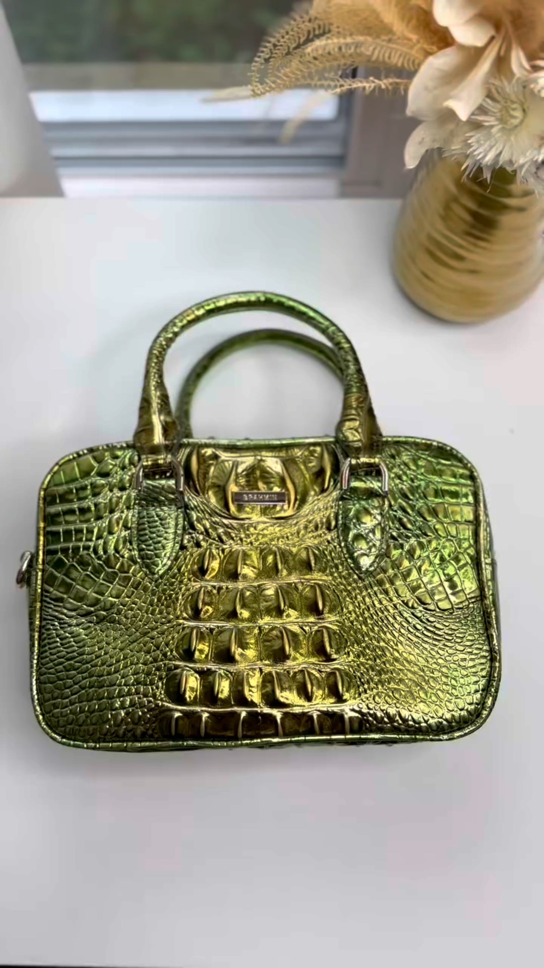 Brahmin has tiered savings right now perfect if you’ve been eyeing a new bag. Sharing a few picks I love. 🤎

Tiered Savings
• $25 off $200+
• $75 off $350+
• $125 off $500+
Use code: THANKS25