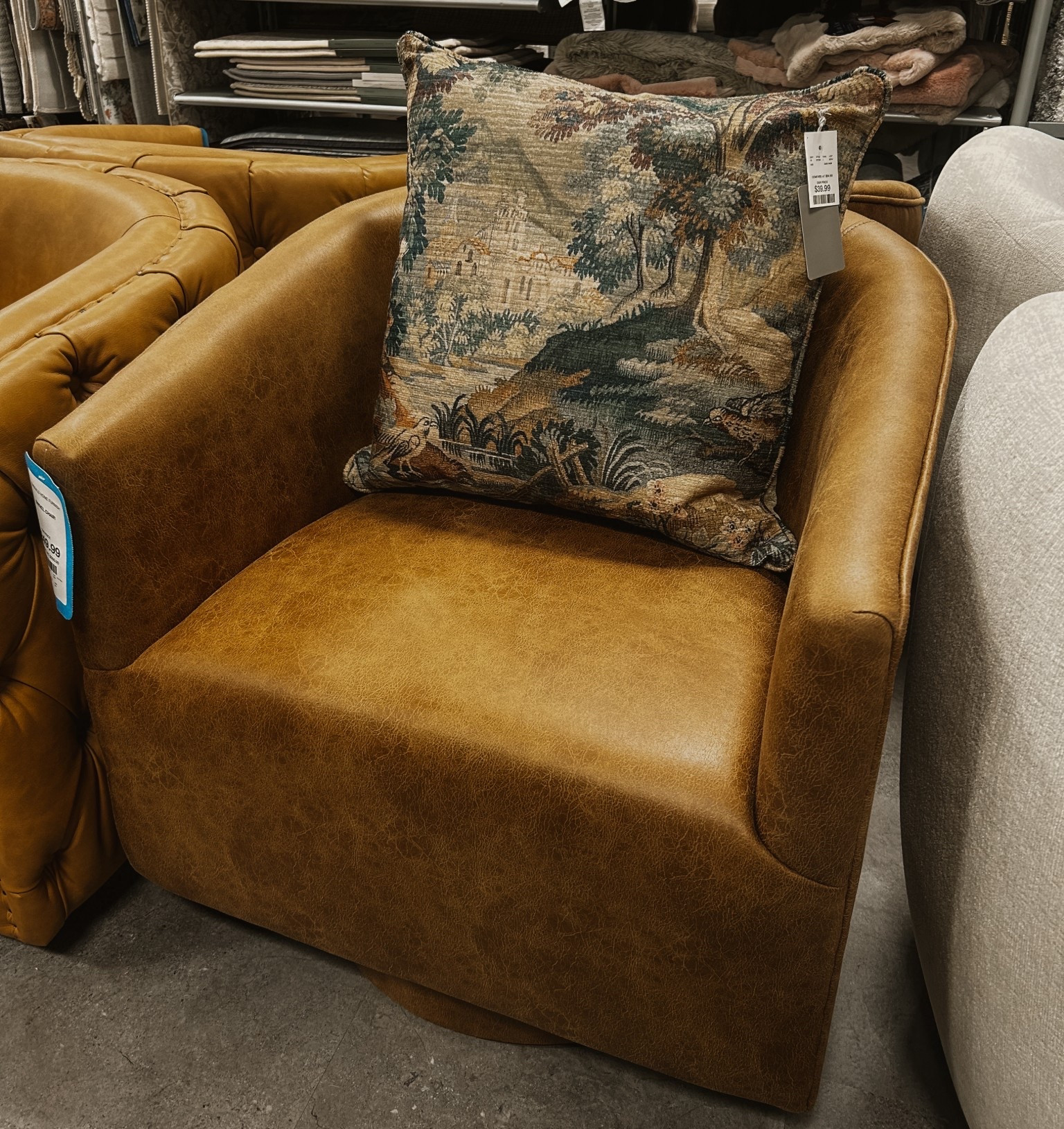 Went for a chair… left with two of these gorgeous loloi pillows 🤎
But look at these greens + browns—perfect for any neutral space!

(similar loloi options linked below)

#LTKHome