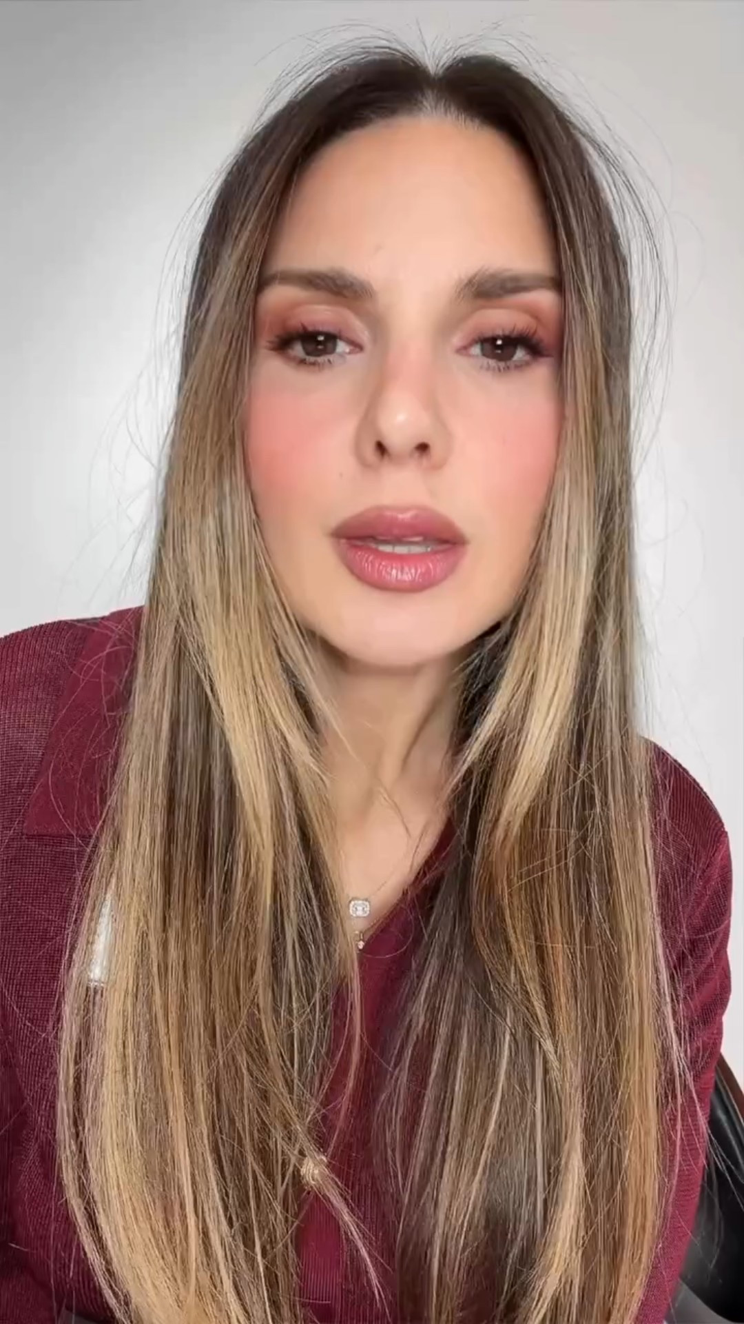 Winter favorites:
@dr.altheaglobal  Reju 5000 Cream 
@makeupbymario Bronzing DSerum in Light
@hungvanngoBeauty Soft Focus Blurring Matte Powder Bronzer in Hardworking 
@hauslabs Concealernin shade 11
saie Dew Liquid Cream Blush in Flirty
@victoriabeckhambeauty Satin Kajal Eyeliner in Bordeaux
@onesize Mascara
@anastasiabeverlyhills Lip Liner in Deep Taupe
@rhode Peptide Lip Tint in Raspberry Jelly
#skincare #reju5000 #grwm #draltheapartner #koreanskincare @dr.altheaglobal