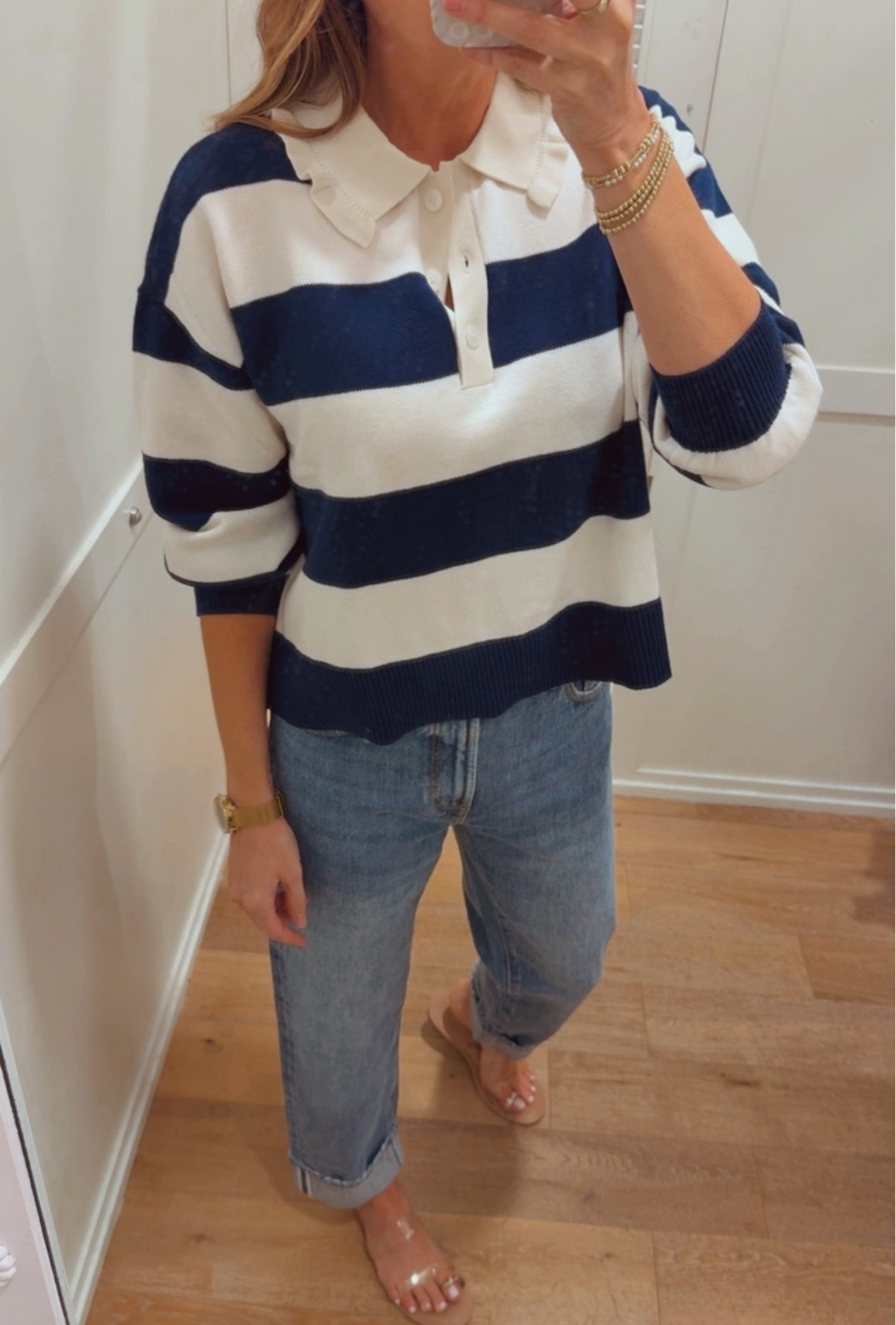 It also comes in navy and white!! This sale price is so good!