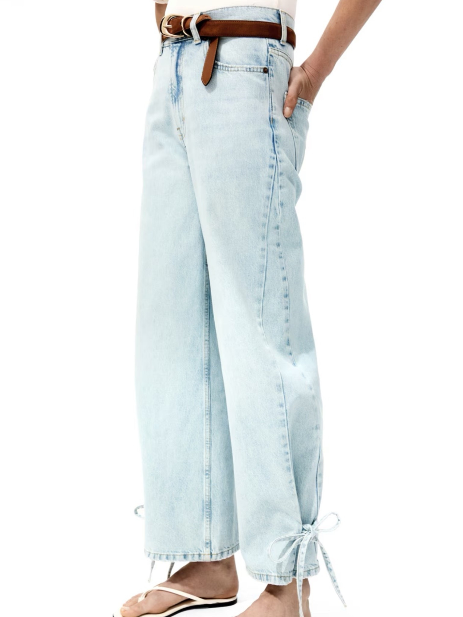 Just thought these jeans were so cute and different! Love the tie detail 😍