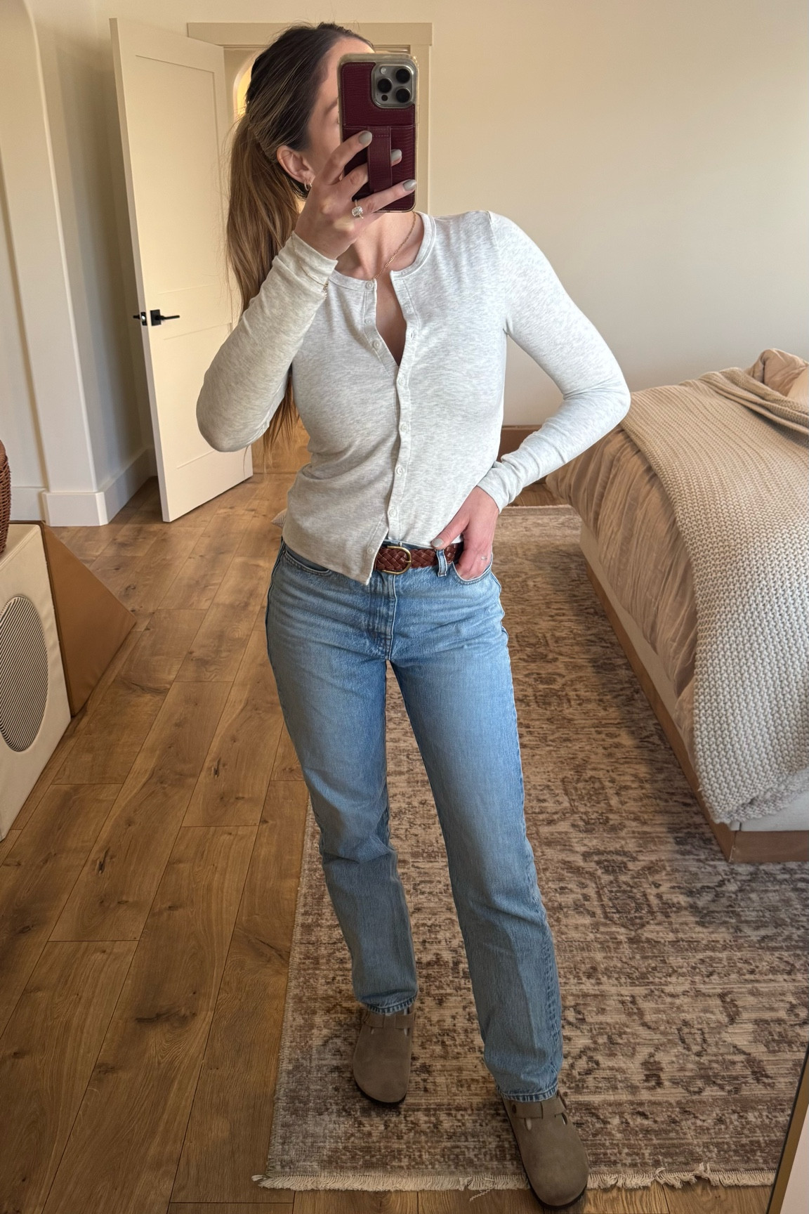 New sweater gonna be on repeat. Love the heather gray but definitely grabbing more colors! Perfect fit, so soft and stretchy. Paired with Madewell 90’s jeans 🤌🏽

#LTKFindsUnder50 #LTKFindsUnder100