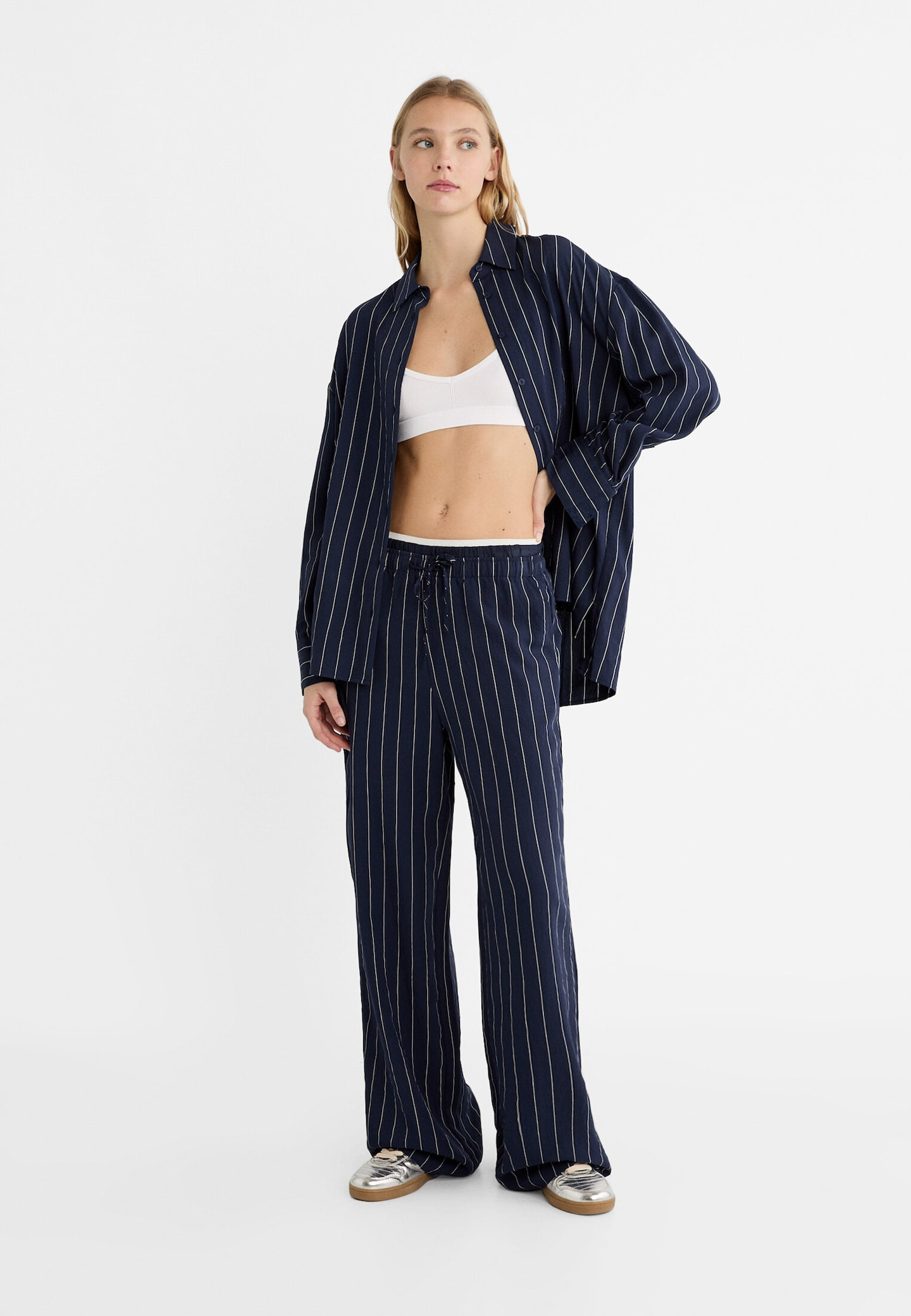 Striped textured flowing trousers | Stradivarius (UK)
