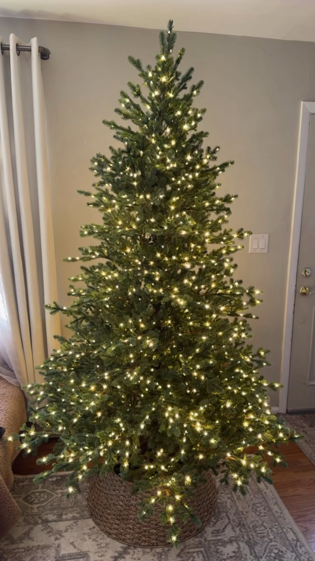 Home Depot Viral Christmas Tree - warm edition! Opted for this one cause it had a mix of bright white and warm white, way better than the other in my opinion - cozy vibes!!!

Viral Christmas tree, Home Depot, Christmas decorr

#LTKHoliday #LTKHome #LTKSeasonal