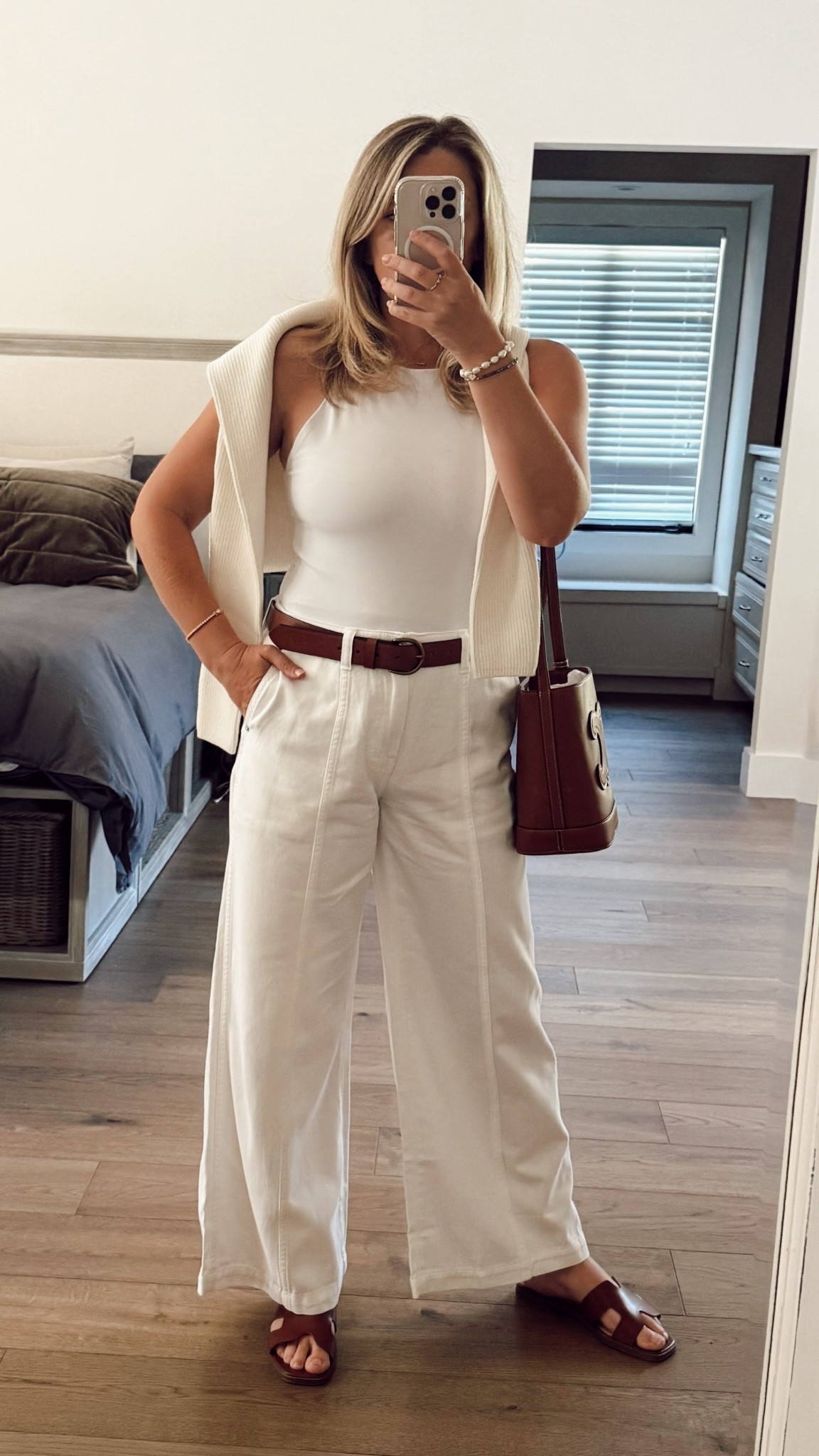 Neutral, old money aesthetic outfit 


All white, white pants, neutral outfit, east coast summer 

#LTKOver40 #LTKPetite #LTKFindsUnder100