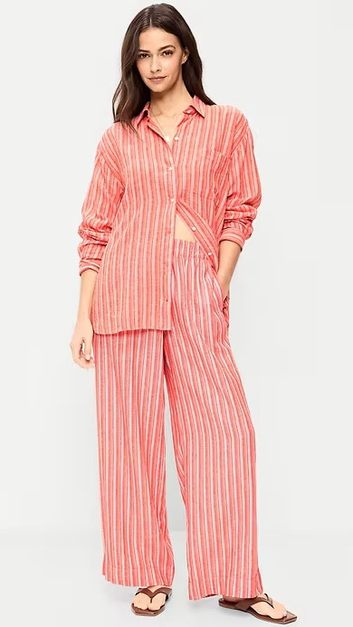 Matching linen blend set from Old Navy and honestly… it was an immediate yes. The orange and pink stripes are giving a little Golden Girls, but the ’90s are back so we’re leaning in.
Old Navy’s linen blend shirts are one of my favorite summer pieces — cool, breezy, and they actually hold up really well over time.
For reference: I’m 6’3” with a 36” inseam, usually between a 6–8 in pants and a medium in tops. Wearing a medium tall in the shirt and medium in the pants.
Comment SHOP and I’ll send you the set plus a few of my favorite Old Navy finds right now.


#LTKPlusSize #LTKMidsize #LTKTall
