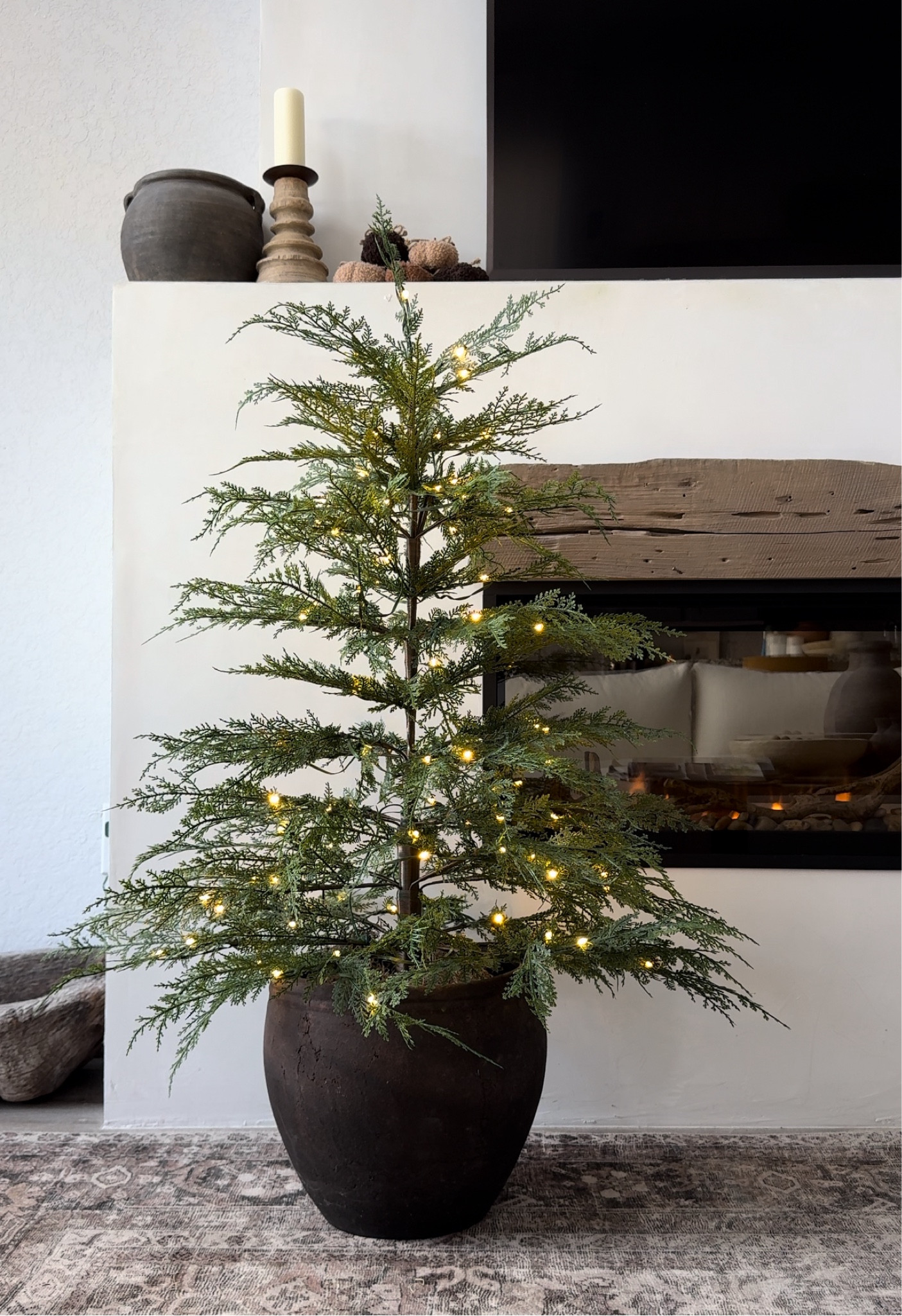 Viral Walmart Twinkle Tree! #Christmas2024 #christmasinspo #organicmodernchristmas #christmastree #twinkletree

#LTKHome #LTKSeasonal