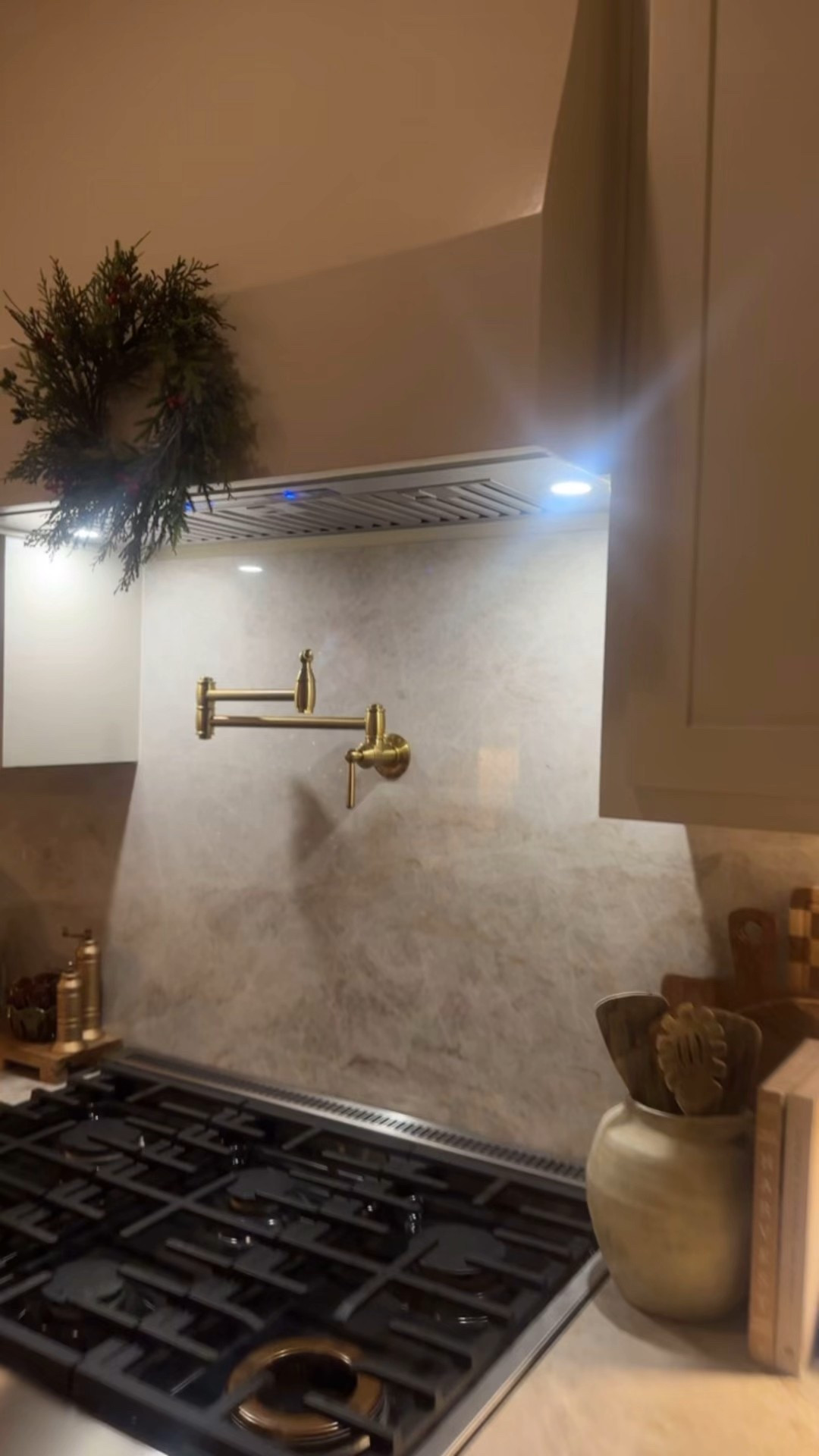 Command hooks I use for hanging this mini wreath on my vent hood! 

#LTKHome #LTKFindsUnder50 #LTKHoliday