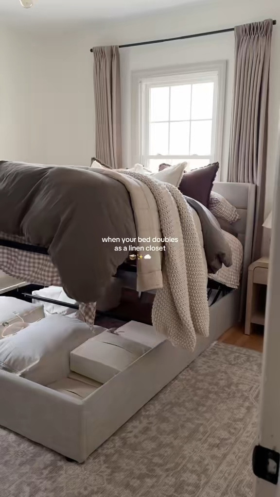 this affordable bed frame is a great option if you’re short on storage like me! I love to store extra bedding & blankets under the bed


Bed, bedding, lift up storage bed frame, affordable bed frame, amazon home finds, storage bed