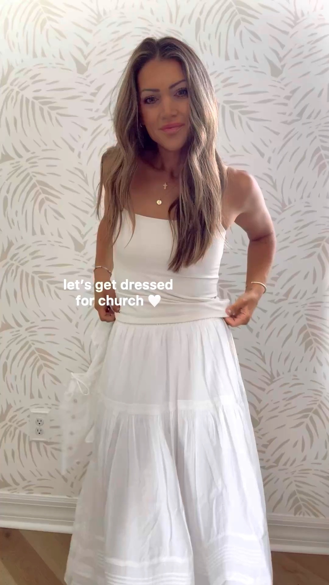 Today’s look — aka, the set I’m going to be livingggg in this summer 🤍☀️ I’m wearing XS in the tank & skirt, and S in the cami layered under (built in bra & double lined.. the most incredible staple you can wear under allll the sheer tanks/tees this spring & summer 👏🏻 PS: it’s all on sale!! #neutraloutfit #springbreak #springoutfit 