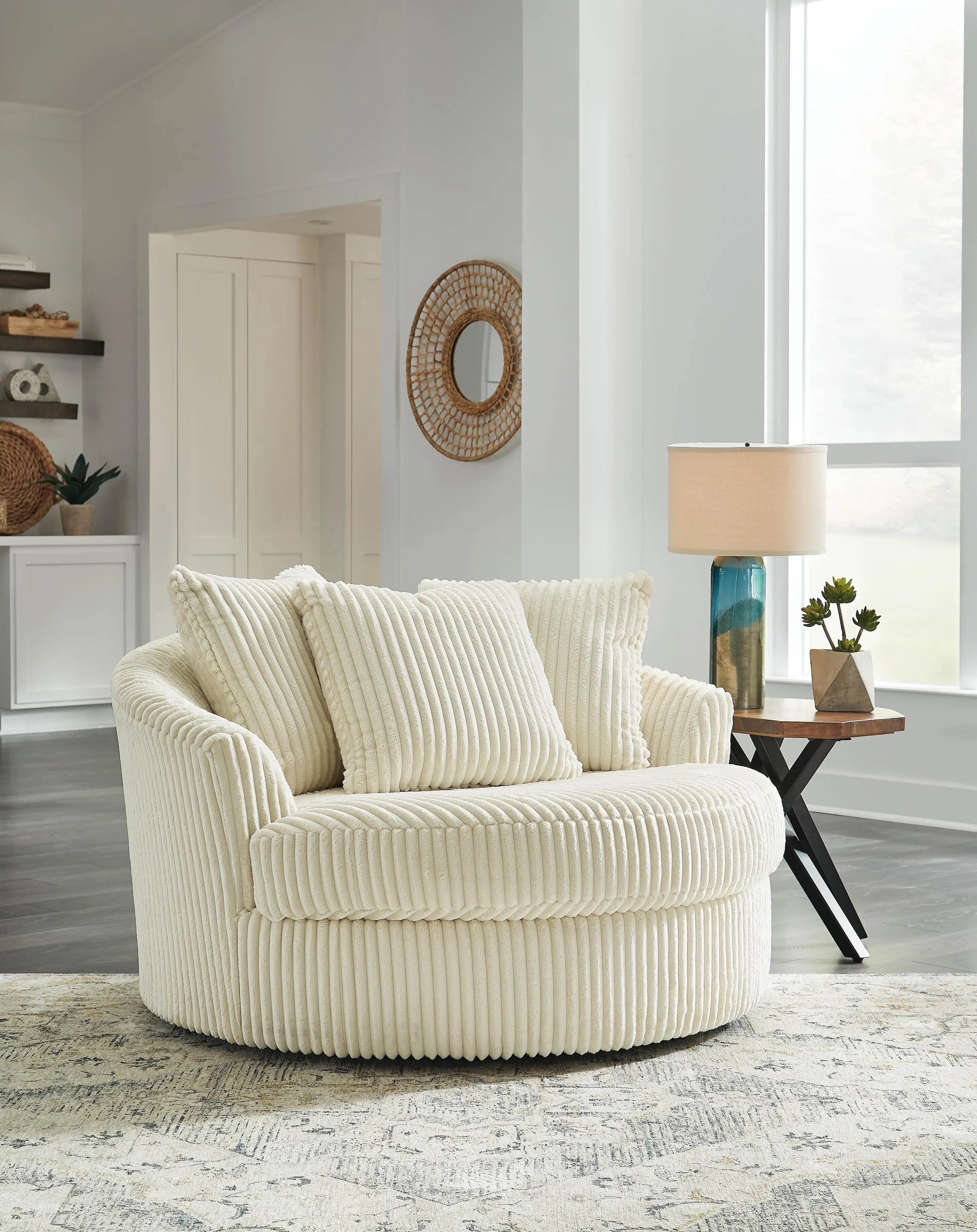Lindyn Oversized Swivel Accent Chair, Ivory | Ashley