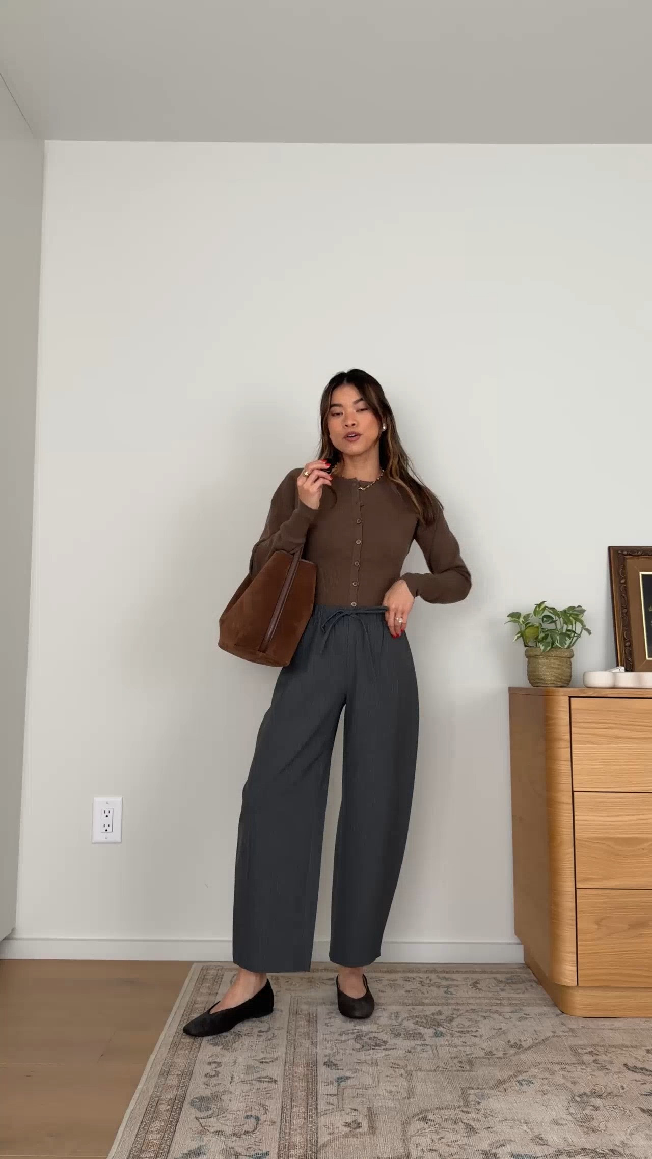 Are you looking for petite friendly pants? These @Aritzia pants fit me perfectly (I’m 5’2)!

Sizing info: 
-Aritzia Golightly Cardigan - Wonder Yarn (Size XS in Heather Dark Chocolate) 
-Aritzia Commentary Pant (Size 2XS in Hthr Chrcl/Nmd Tup) 

Aritzia Fall New Arrivals, Aritzia Sweaters, Aritzia best sellers, best pieces from Aritzia for petite, what pants from Aritzia will fit if youre petite, Petite style guide, how to dress if you’re petite, Petite style, petite fashion, mom outfit, mom style, petite pants, petite outfit ideas, petite outfits, best pants for petite, Fall style, Fall outfits, vacation outfits, Aritzia try on,

#LTKootd #LTKSeasonal #LTKPetite