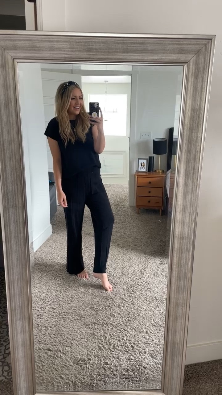 OBSESSED with this perfect Fall set! Sweater material, stretchy and can be dressed up or down! Literally on repeat over here! 

#LTKstyletip #LTKxPrime