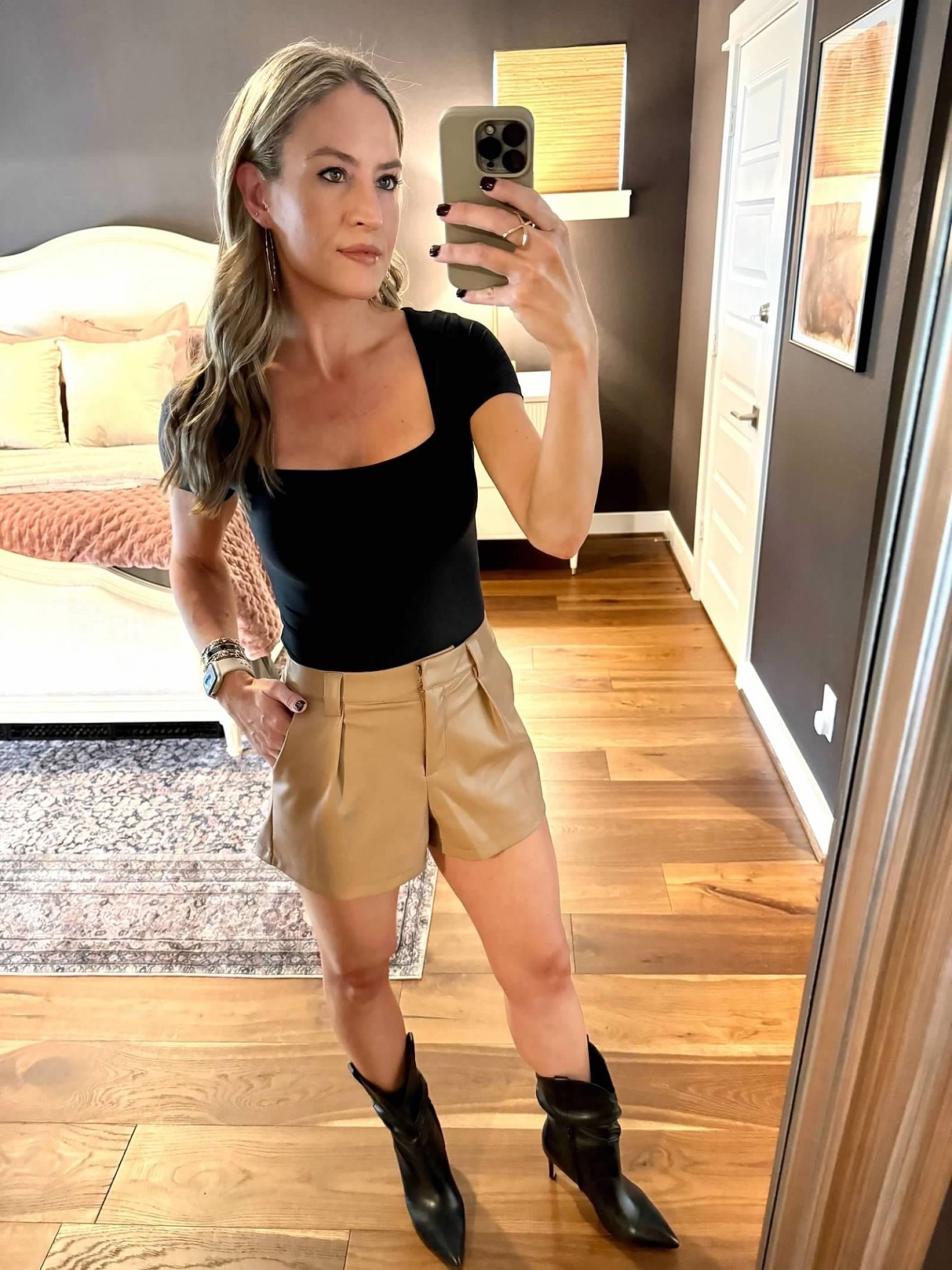Fall Outfit 🍂

#everypiecefits

Vegan leather shorts
Faux leather shorts 
Vegan suede
Faux suede
Boots 
Booties 
Fall outfit  

#LTKOver40 #LTKSeasonal #LTKFindsUnder50