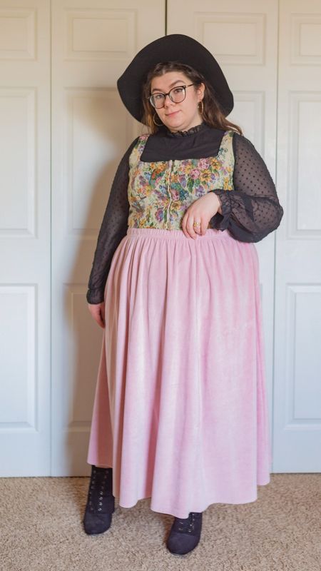 Plus size floral corset pink velvet skirt outfit 

#LTKfit #LTKstyletip #LTKcurves
