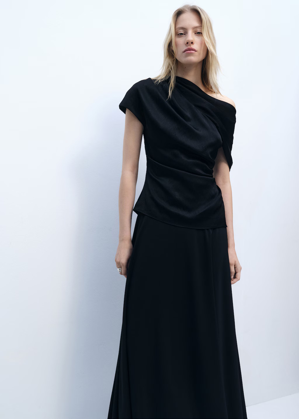 Short-sleeved draped blouse - Women | MANGO United Kingdom | MANGO (UK)