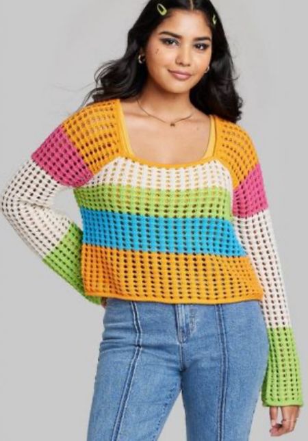 Love love love this colorful crochet cropped sweater! It would be perfect for the beach with a swimsuit top!!