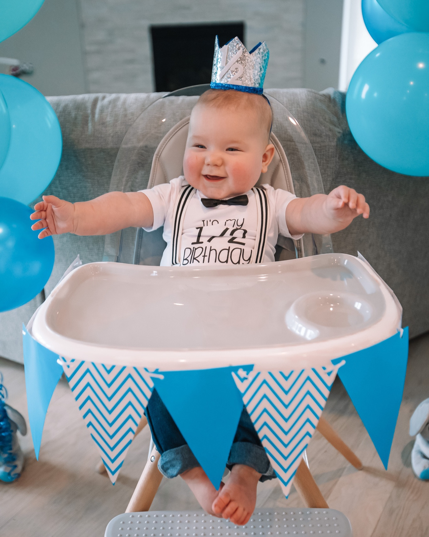 Bruce’s half birthday outfit and crown🥹💙🎉

Baby boy style, baby outfit, baby boy fashion, celebration, party

#LTKfamily #LTKbaby #LTKunder50