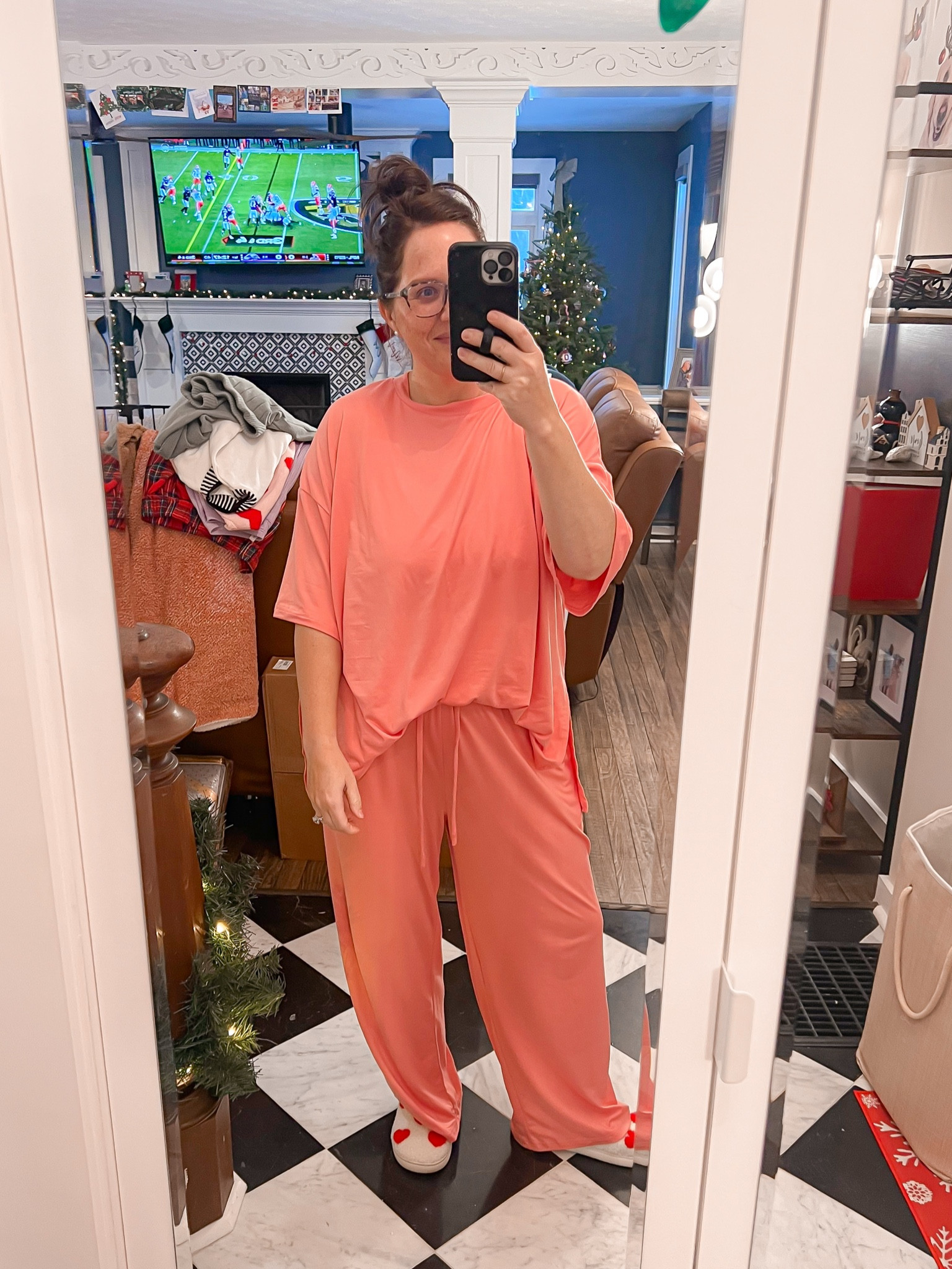 Loungewear 
Matching set 
Comfy set 


#LTKSeasonal #LTKFindsUnder50 #LTKTravel