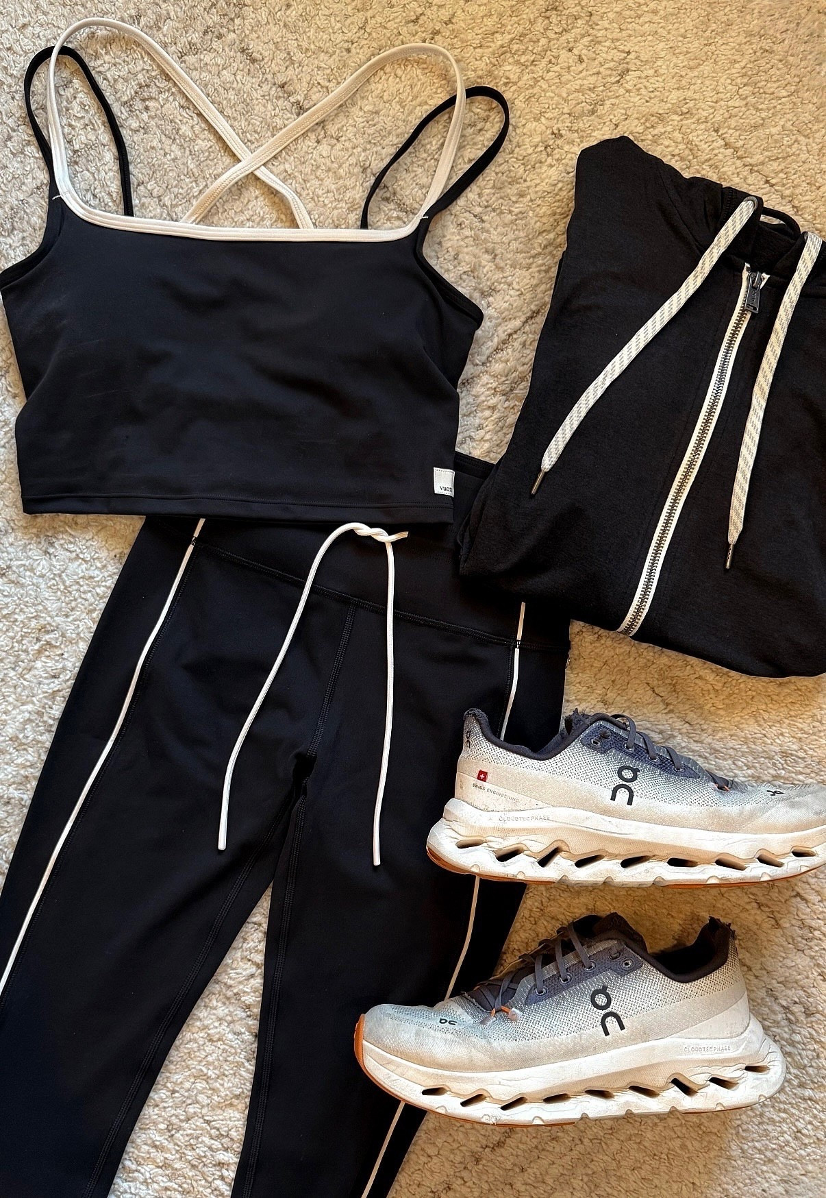Workout Outfit  
Weekend Outfit  
ON Running Shoes
ON Sneakers  

#LTKfitnessgoals #LTKFindsUnder100 #LTKGiftGuide