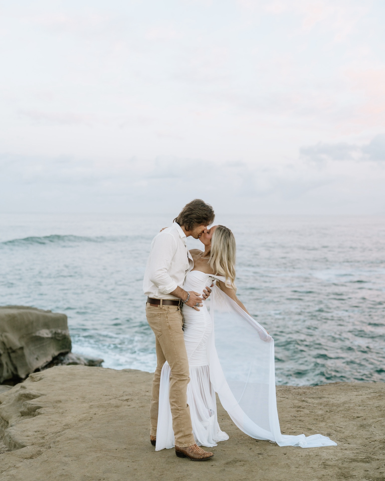 Engagement photos !!

Engagement outfit | engagement dress | elopement | wedding dress | bridal fashion | bridal style | white dress | coastal bride 

#LTKWedding