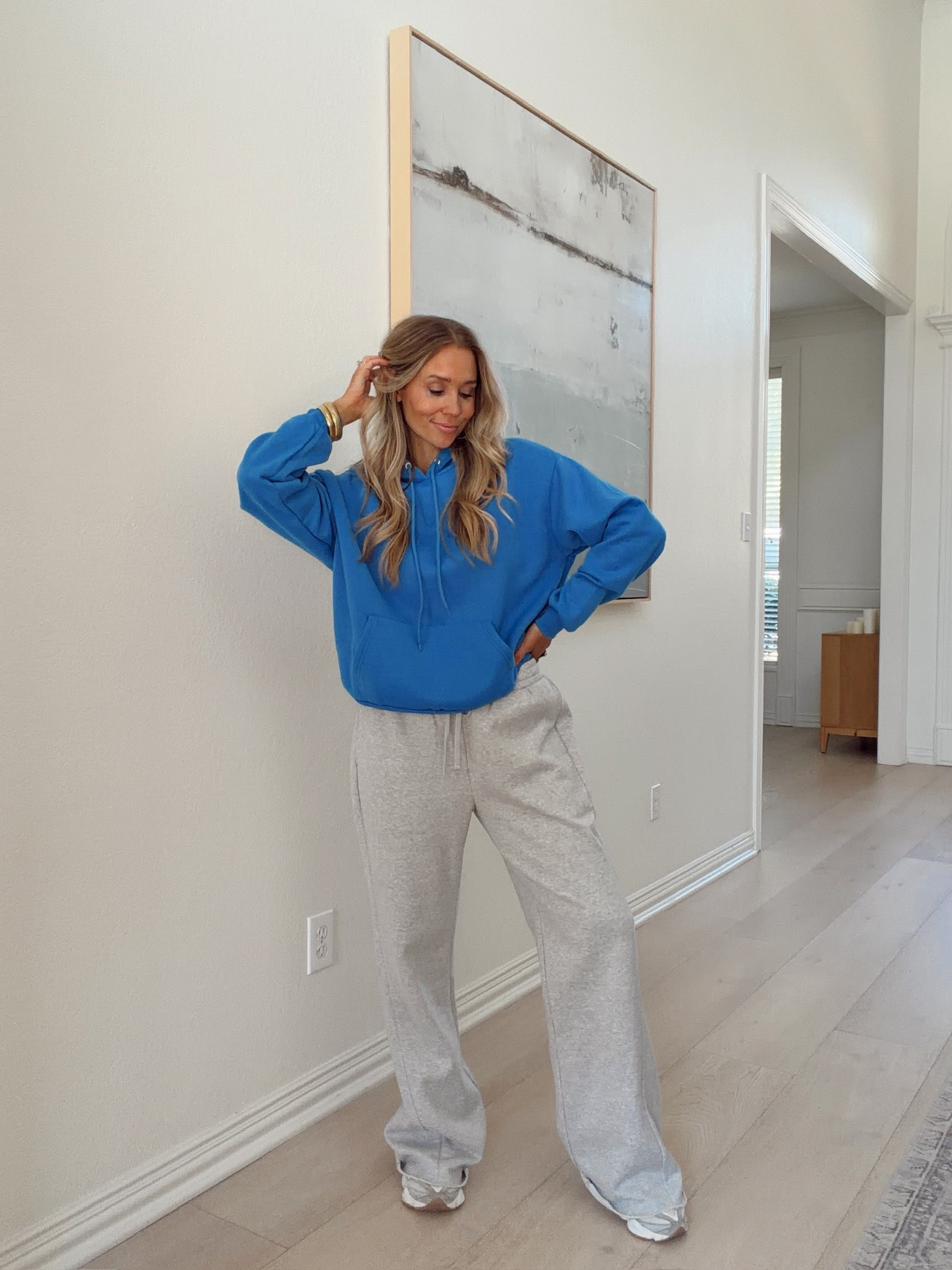 🤍 THEY’RE BACK🥳THEEEE BEST ABERCROMBIE INSPIRED PIECES FOR WAY LESS @ WALMART! 

Wearing my tts (small) in both

5’5” // 120 ish lbs